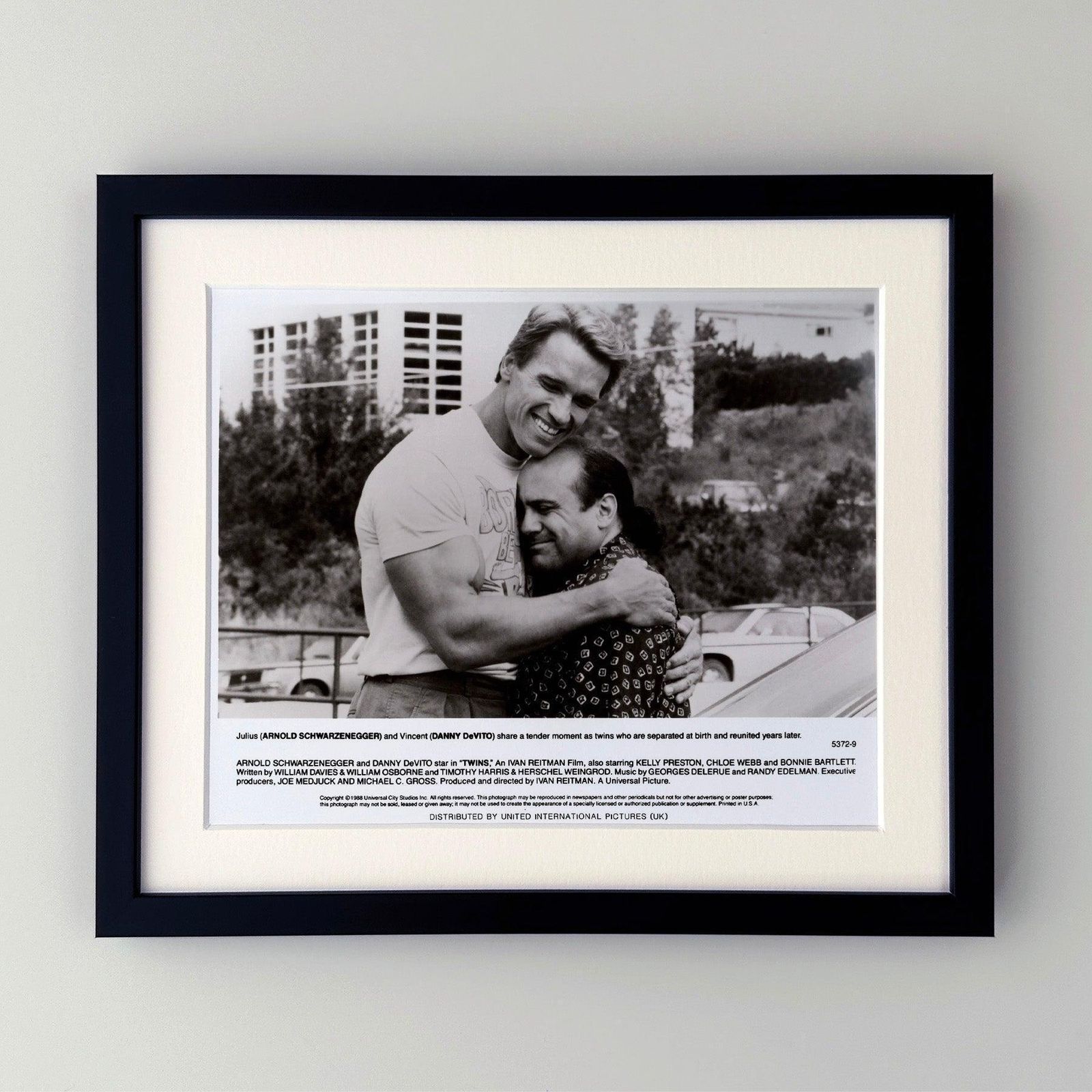 Twins 1988 Persfoto, ingelijst photo furniture