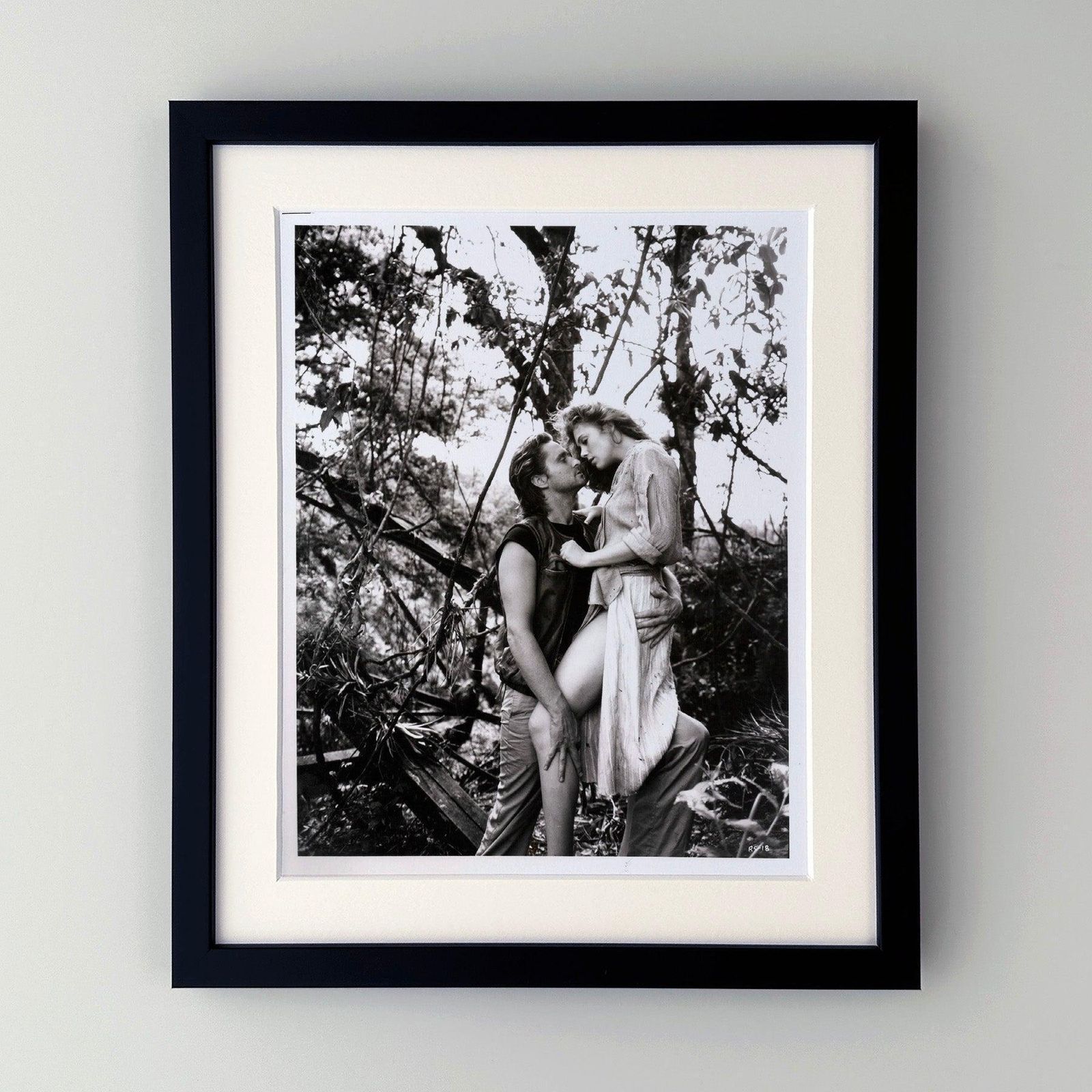 Romancing The Stone 1984 Publiciteitsfoto Film Movie Press Still Ingelijst photo furniture