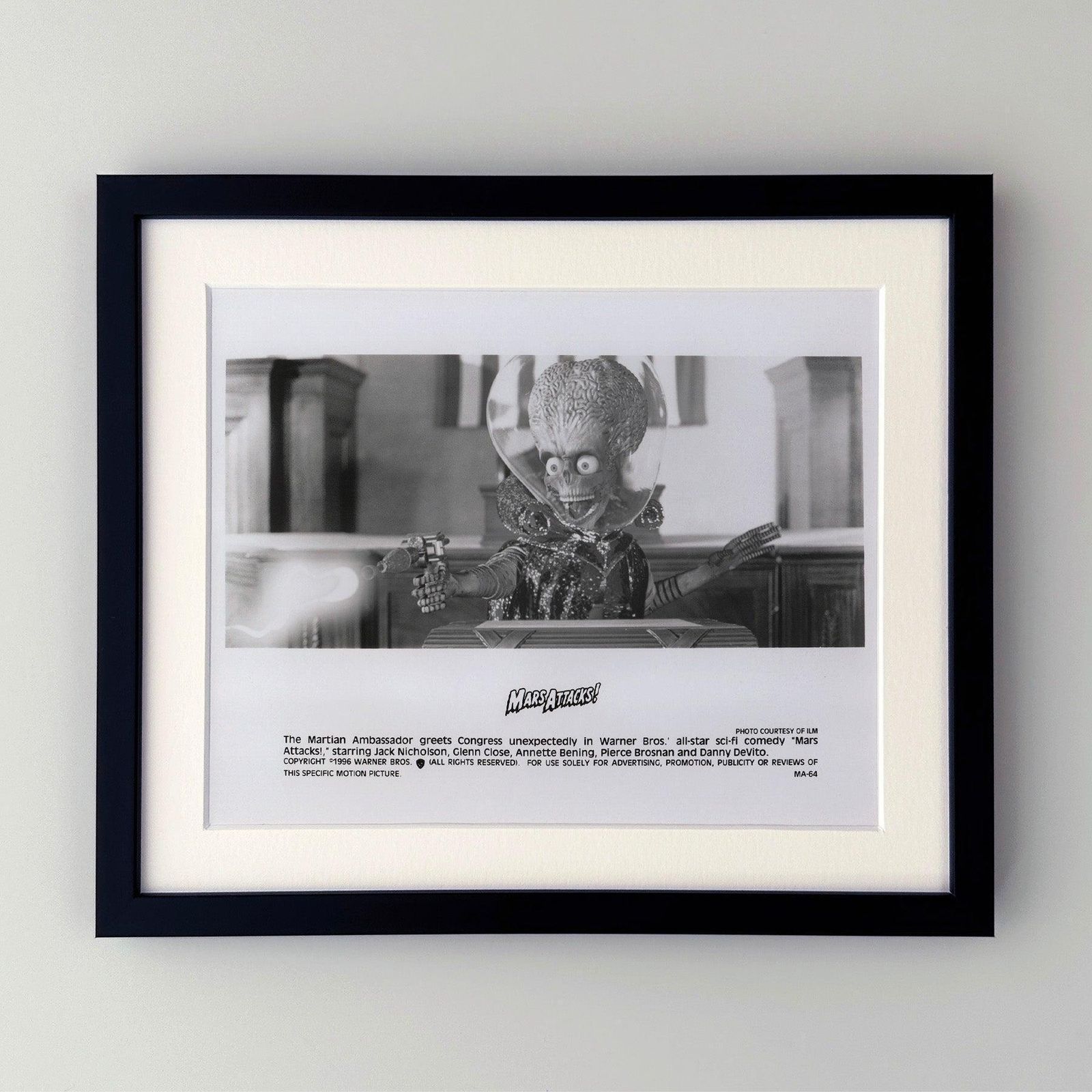 Photo de presse originale encadrée, Mars Attacks, 1996 photo furniture