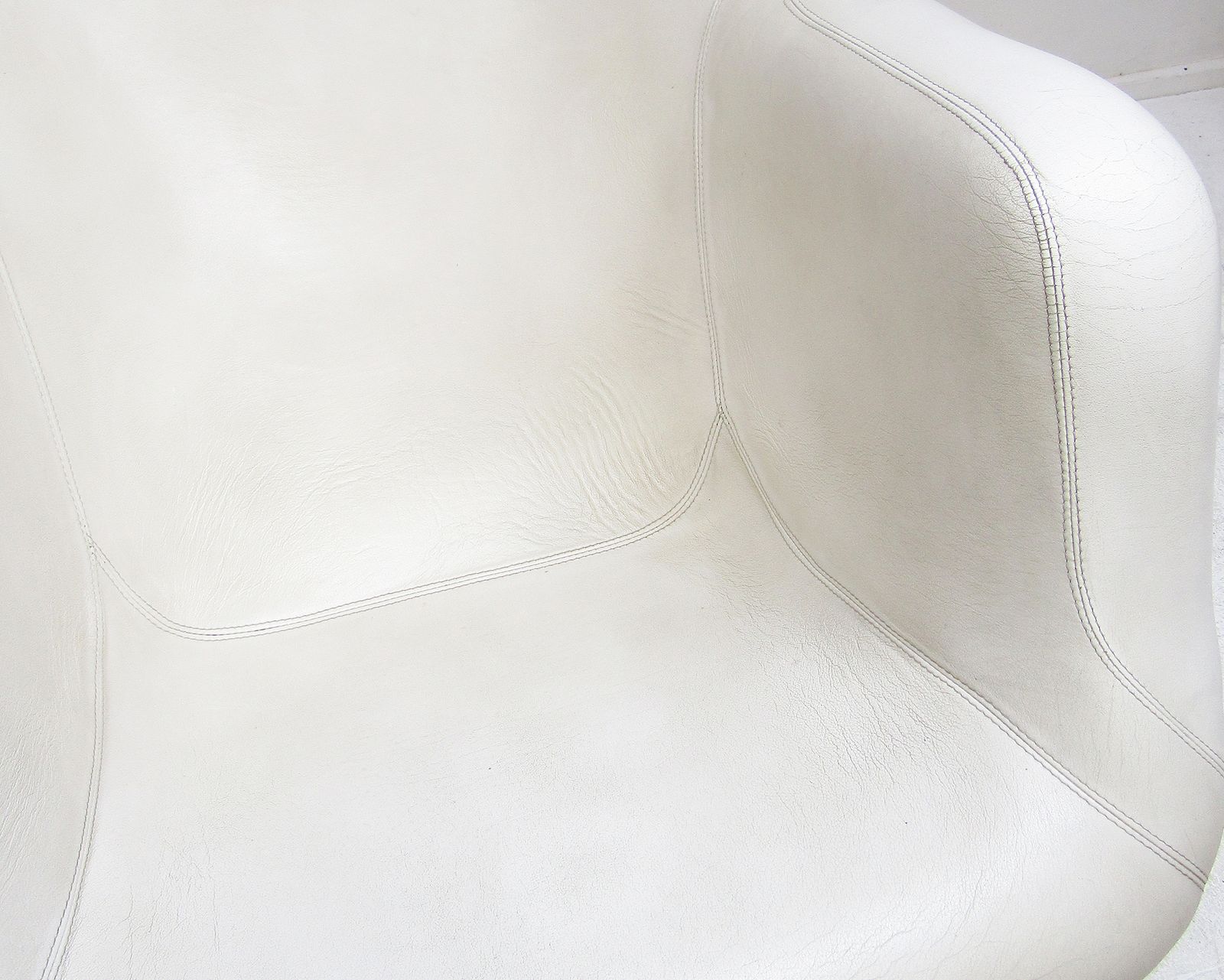 photo for sale 1960s Karuselli Lounge Chair In Ivory Leather By Yrjö Kukkapuro For Avarte