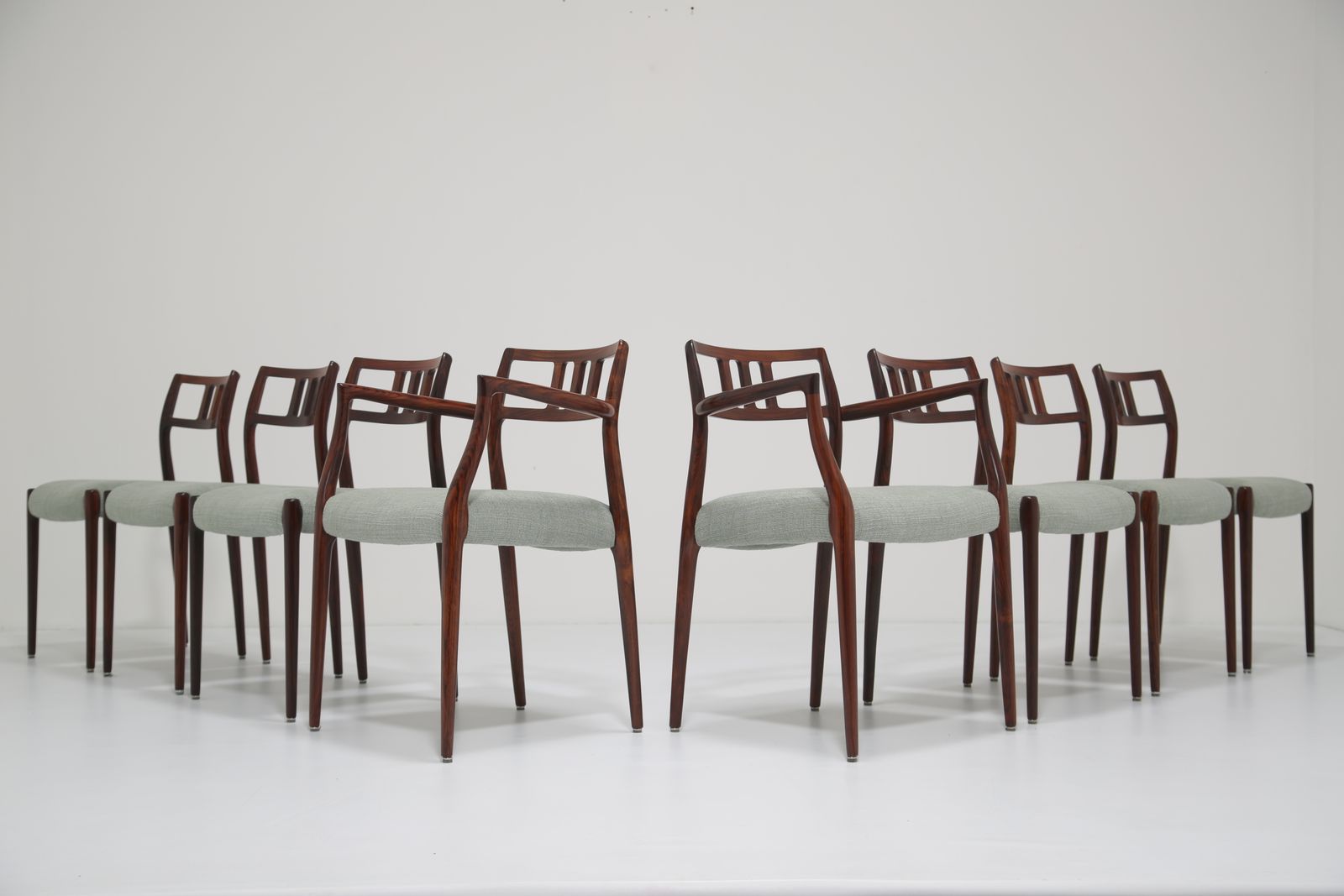 photo furniture Chaises de salle à manger Niels Otto Moller Model 64 & 79, lot de 8, en palissandre massif et lin naturel pour J.L. Mollers Mobelfabrik, années 1960