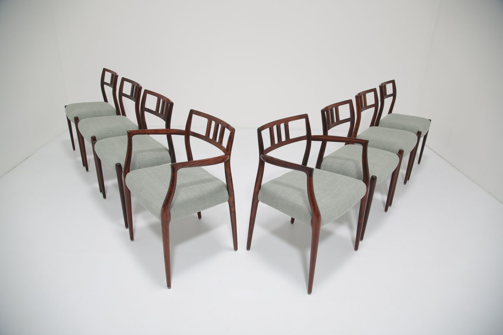 photo for sale Chaises de salle à manger Niels Otto Moller Model 64 & 79, lot de 8, en palissandre massif et lin naturel pour J.L. Mollers Mobelfabrik, années 1960