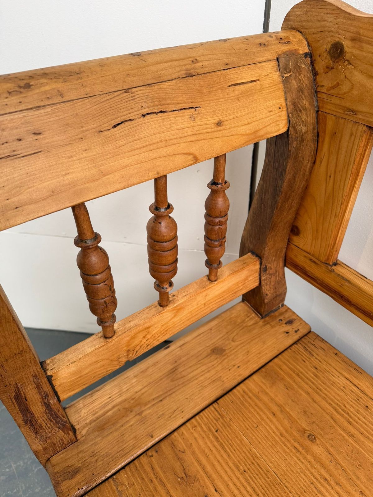 A Lovely Original Hungarian Antique Pine Waxed Spindled 2/3 Seater Bench photo 895.0