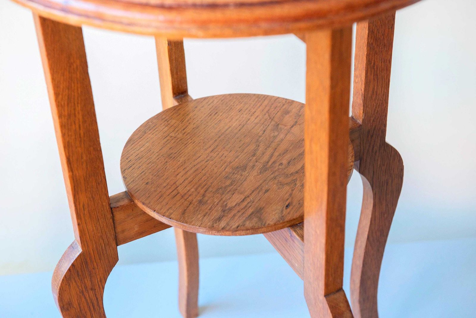 photo furniture Art Deco Ronde Bijzettafel   Massief Eiken Tweelaags Plantenstandaard   Vintage Nederlandse Hoge Siertafel