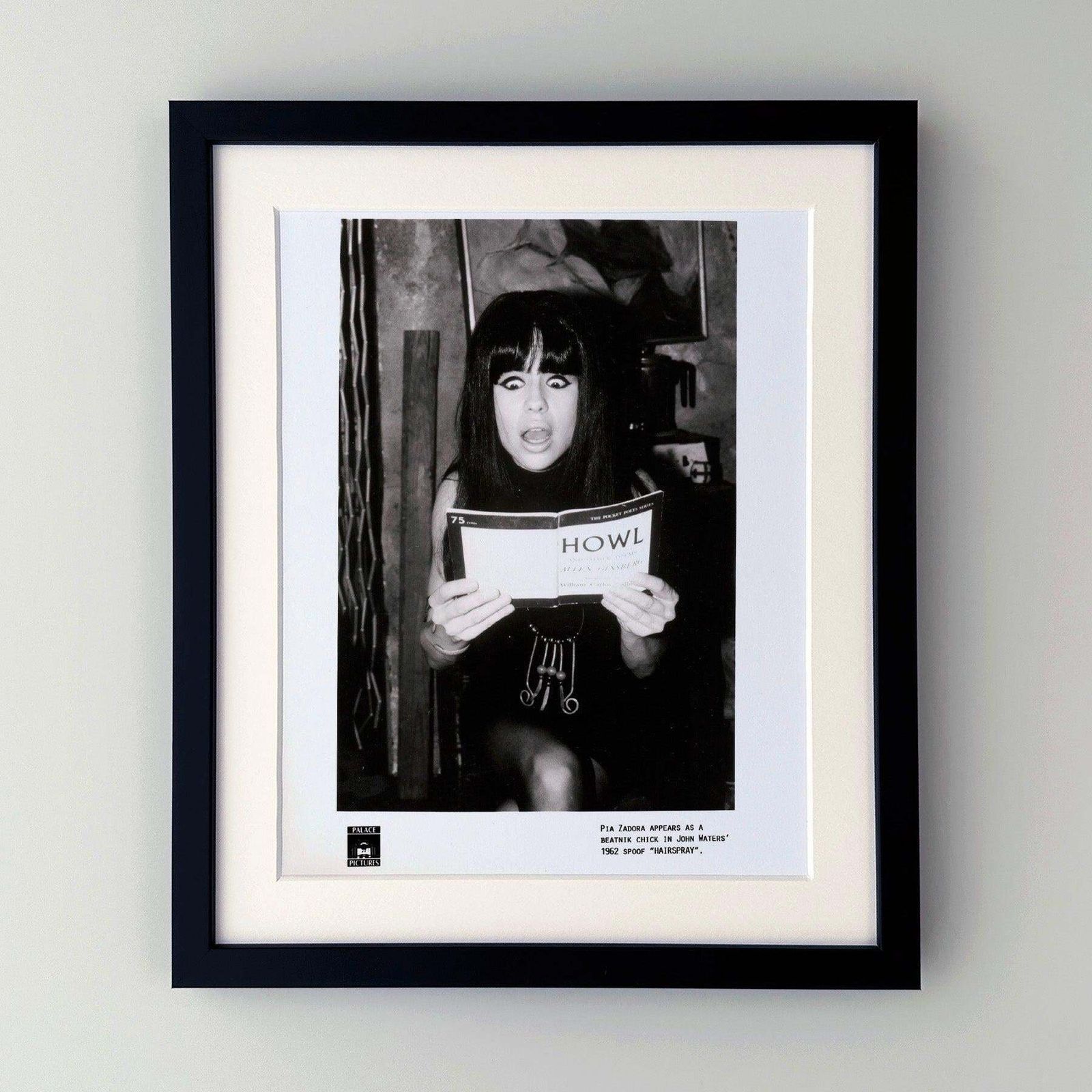 Photo de presse originale encadrée, Hairspray, 1988 photo furniture