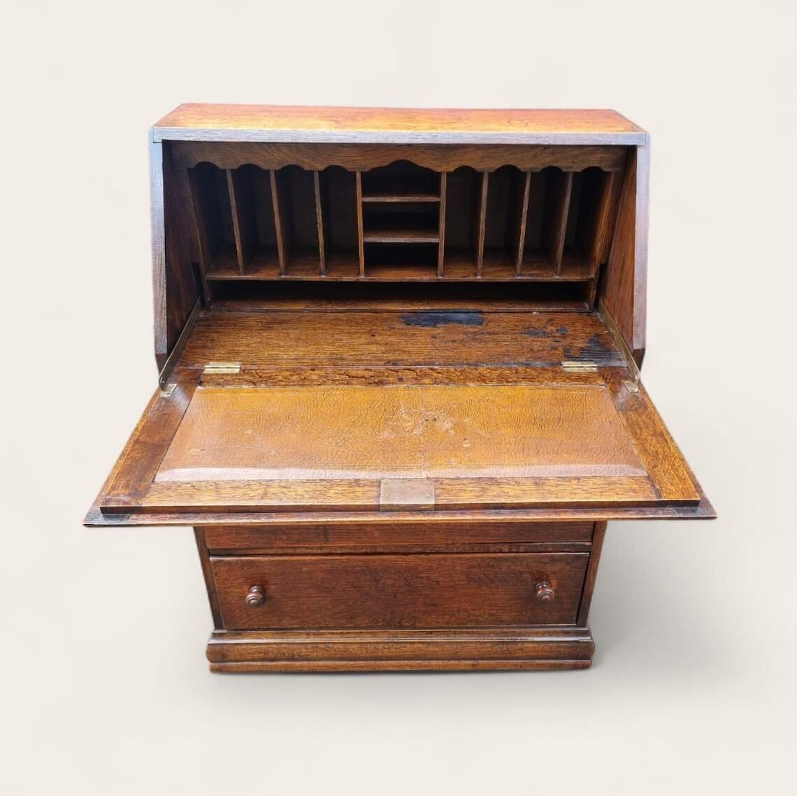 photo furniture Vintage Oak Bureau Writing Desk / Traditional English Style / C.1940
