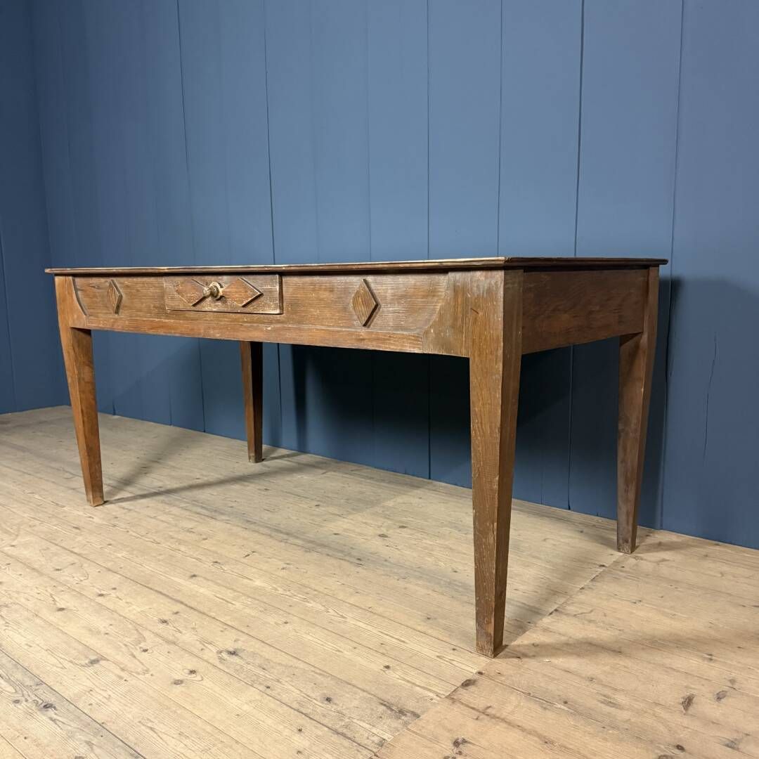 Gedecoreerde Houten Keukentafel photo vintage