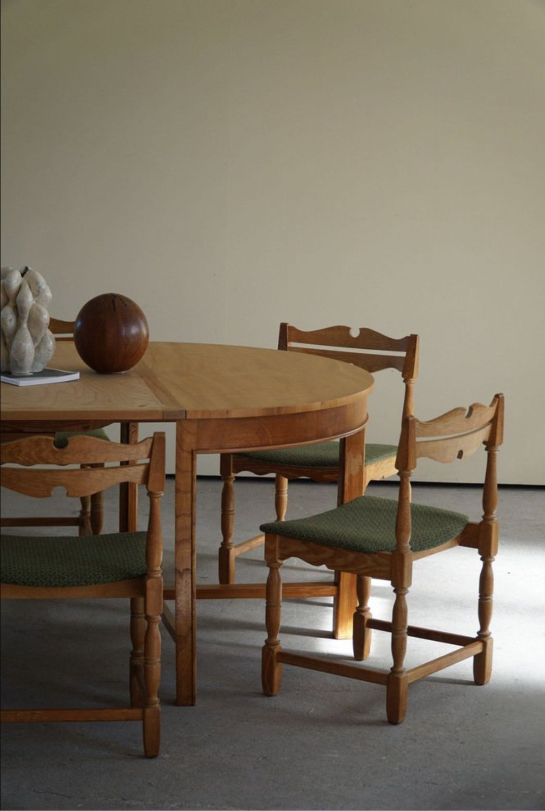 photo for sale Round Dining Table In Elm Wood With Four Extensions, Danish Cabinetmakre 1950s