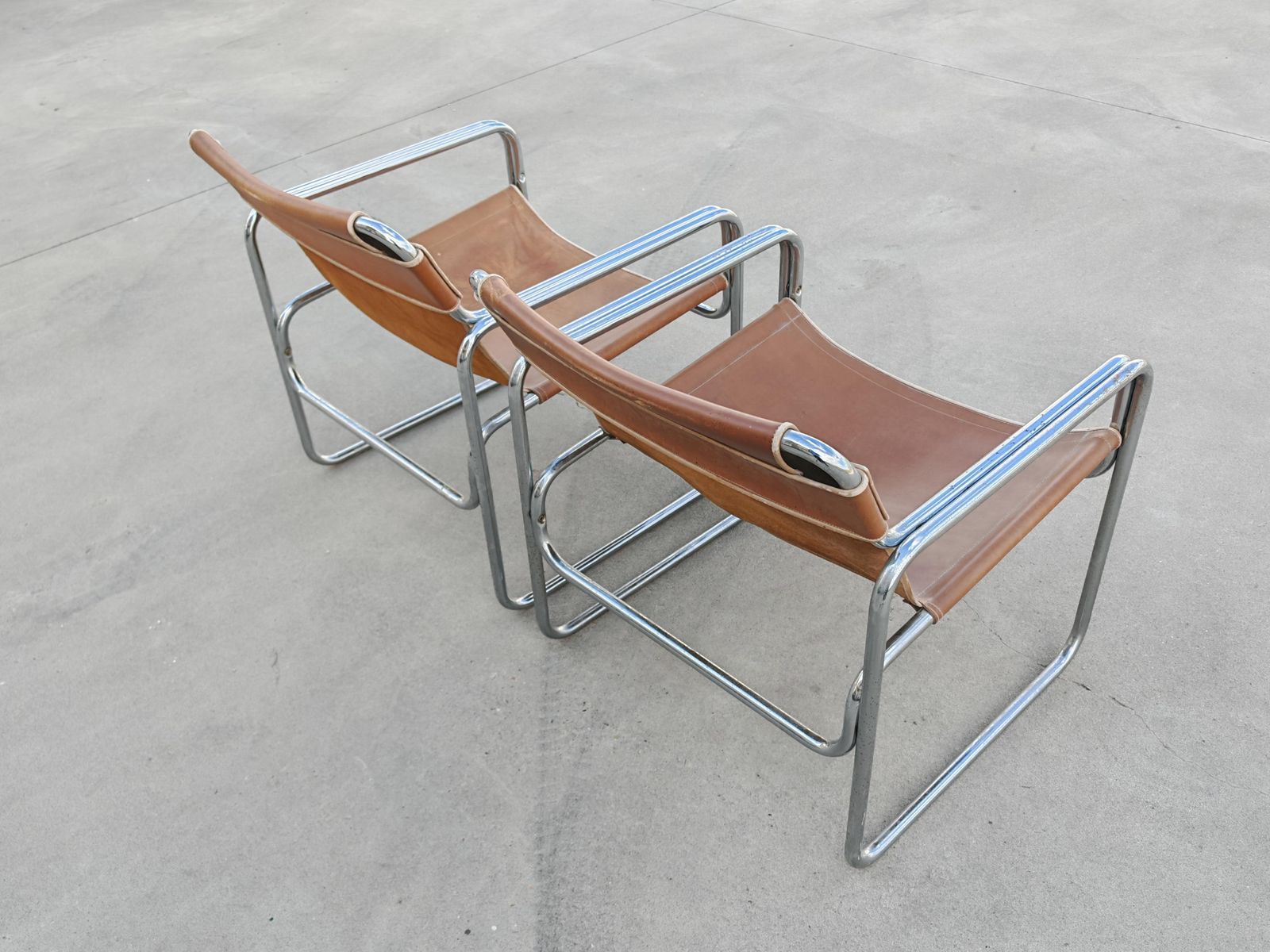 Pair Of Bauhaus Style Tubular Lounge Chairs In Cognac Leather, Jox Interni 1970s photo vinterior