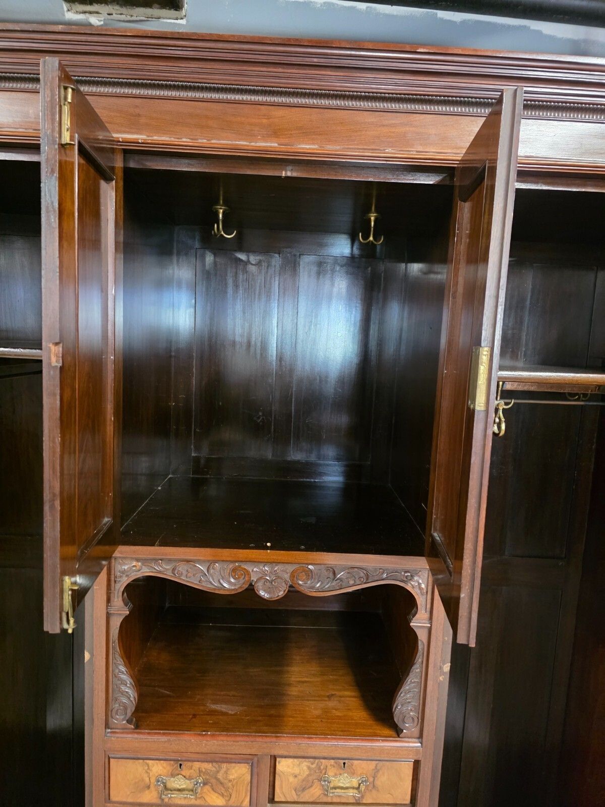 Antique Walnut Late Victorian Princess Combination Wardrobe photo 980.0