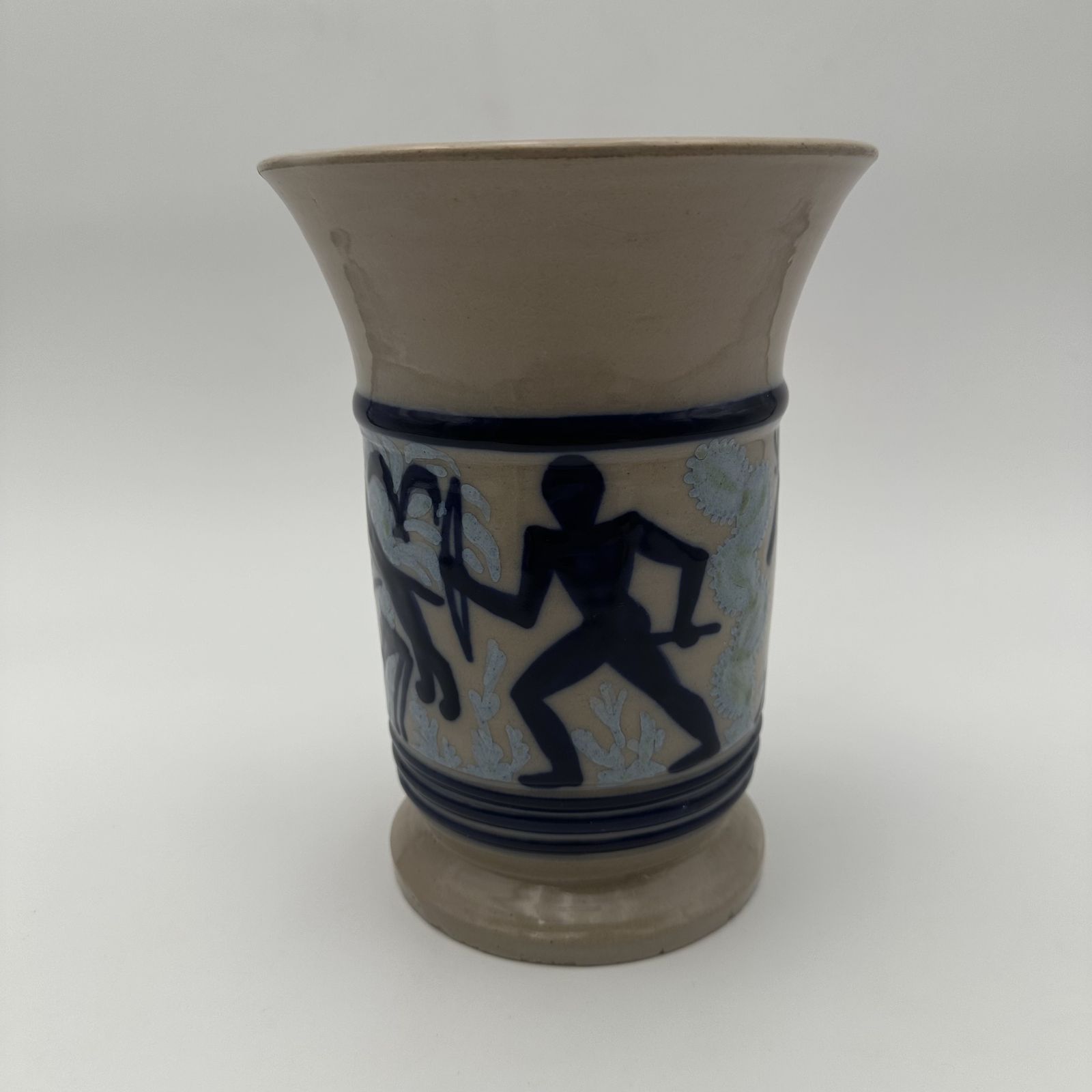Ceramic Vase With Figurative Decoration Depicting A Hunting Scene – Circa 1930 photo 580.0