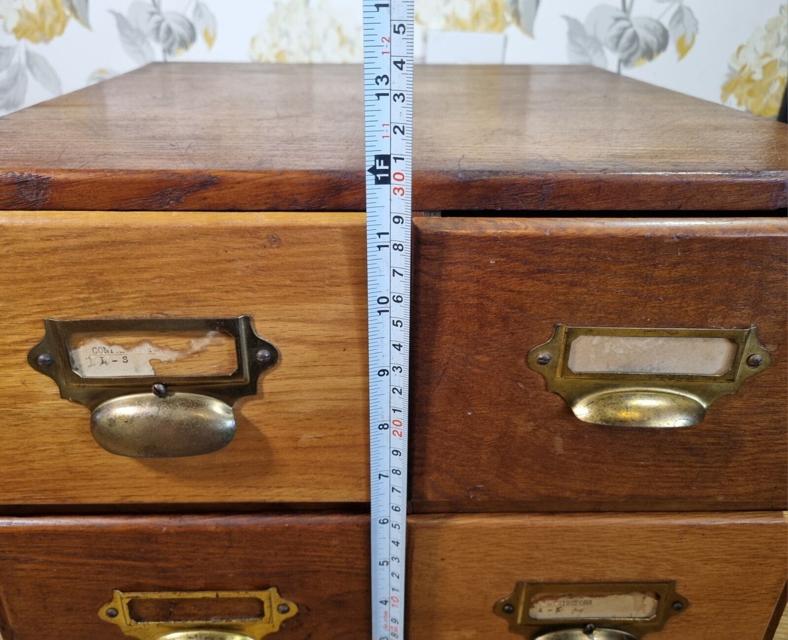 photo vintage Vintage 4 Drawers Wooden Desk Table Top Storage Cabinet Index Card Filing Box