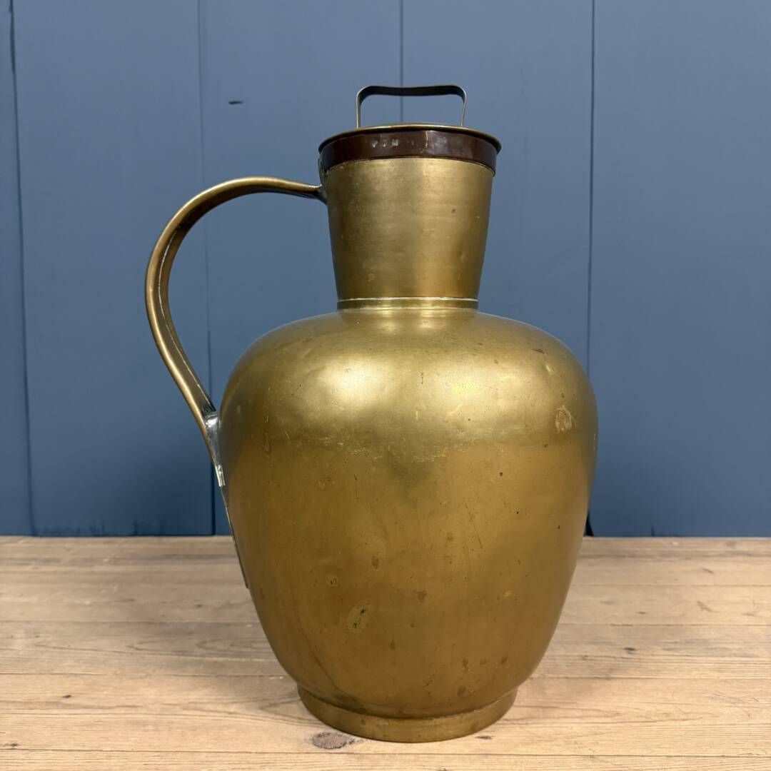 Grote Nederlandse Melkkan Van Geelkoper photo furniture