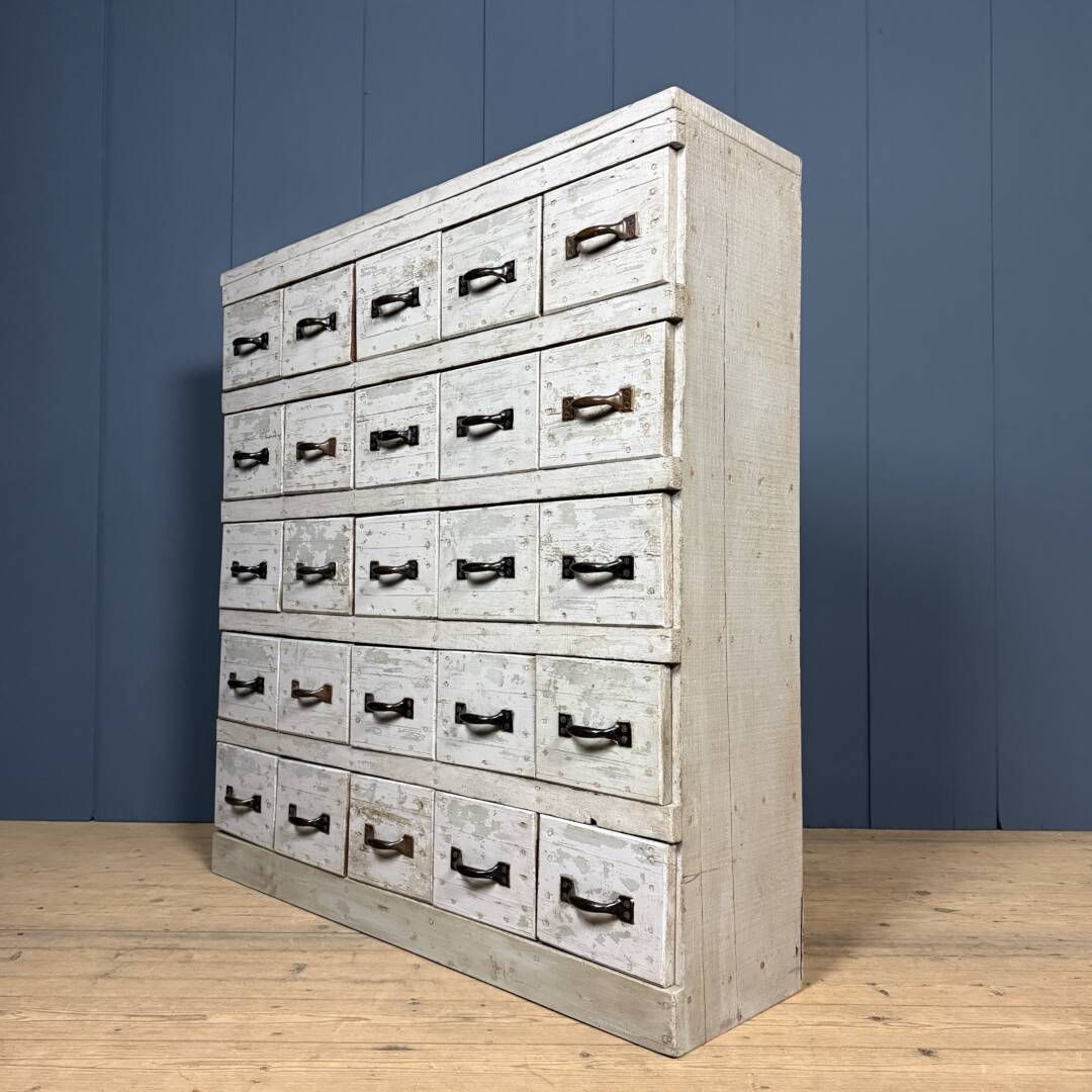 Lichtgrijze Werkplaatskast Met 25 Lades photo furniture