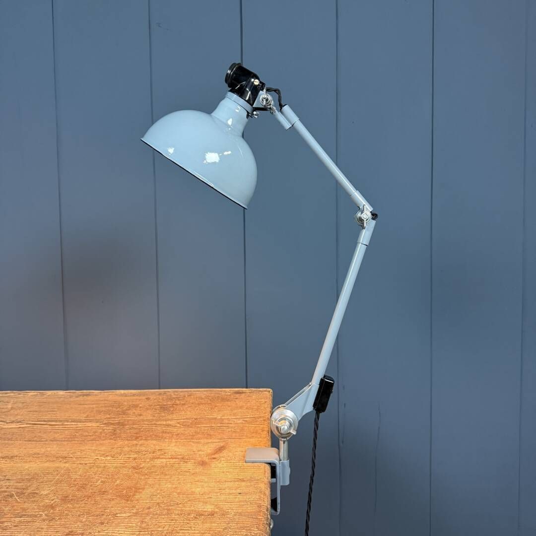 Verlichting Lichtgrijze Rademacher Klemspot Met Grote Emaille Kap photo