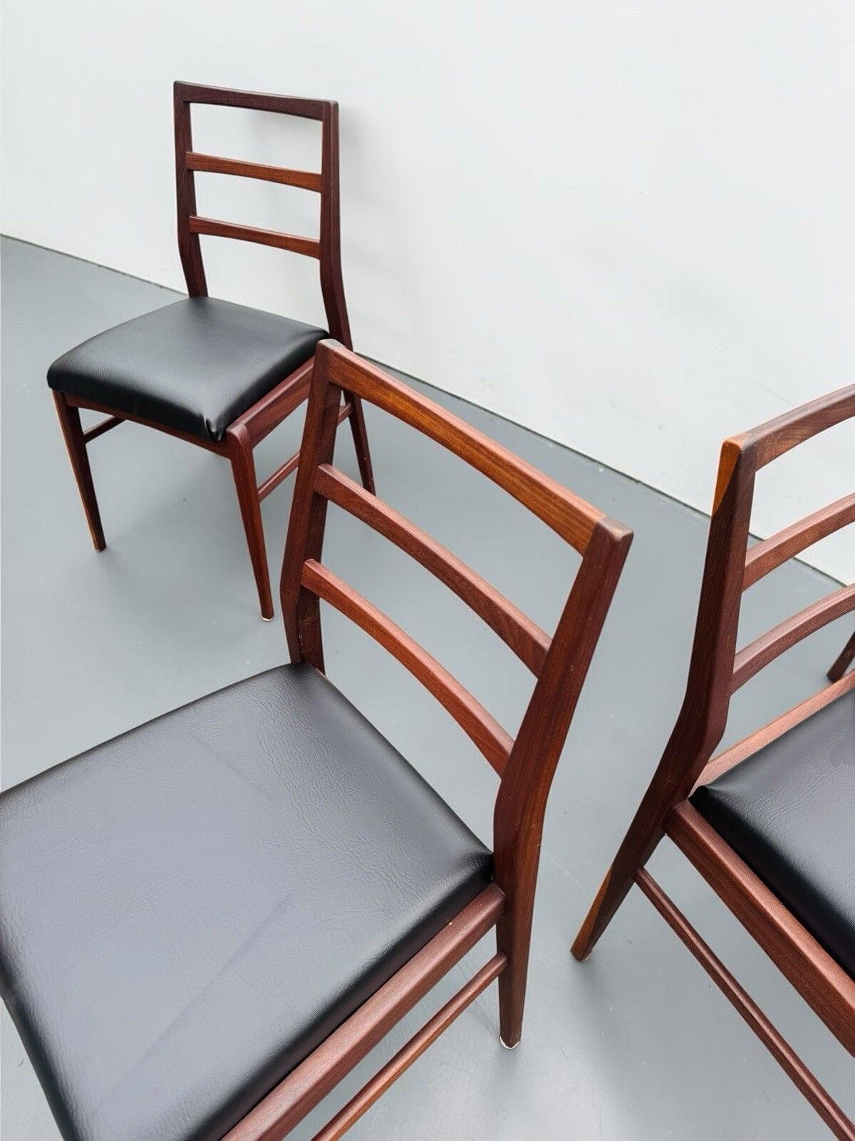 photo furniture Set Of Six Richard Hornby For Heals Solid Afromosia Dining Chairs Retro C1960s