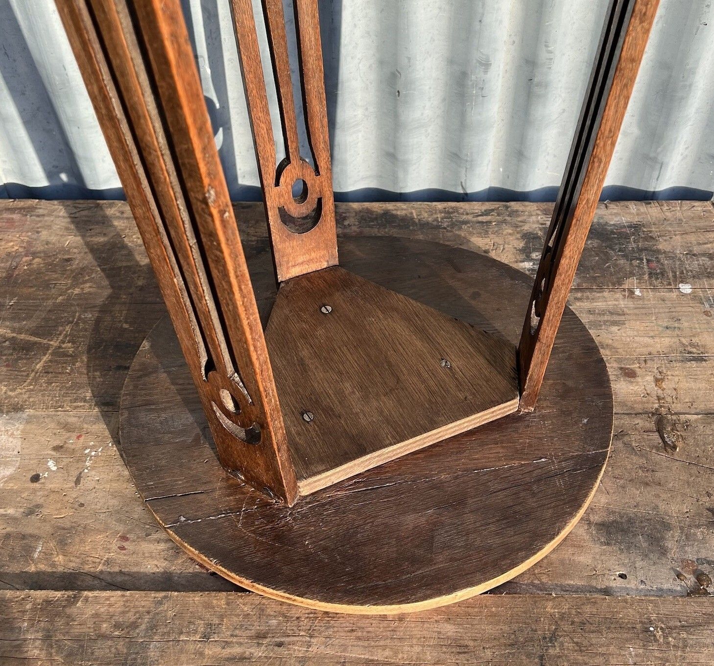 photo vinterior Antique Arts And Crafts Liberty Style Oak 3 Legged Side Occasional Lamp Table