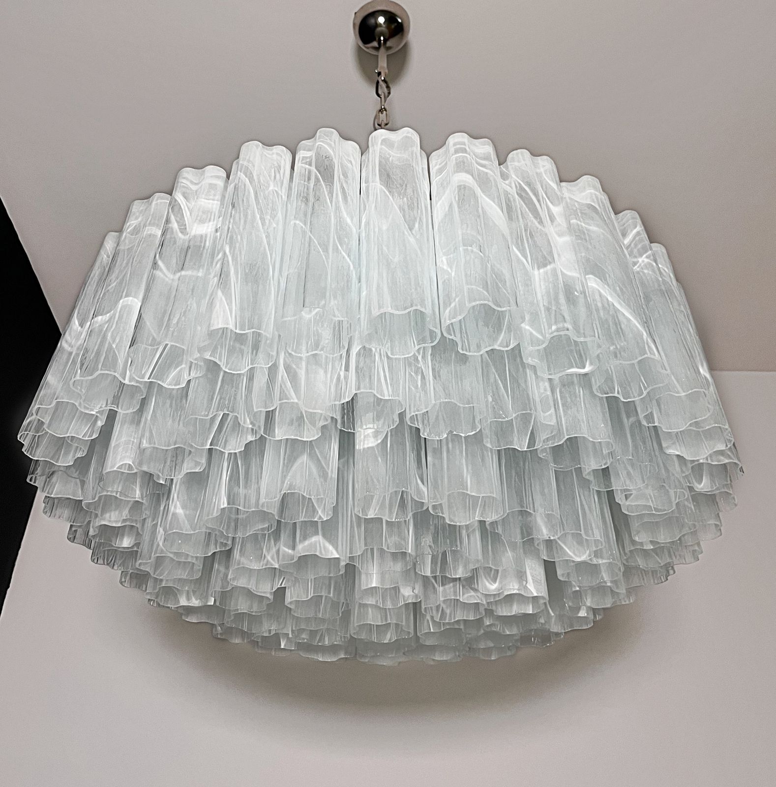 photo furniture Large Murano Glass Chandelier  101 White Alabaster Glass Tube