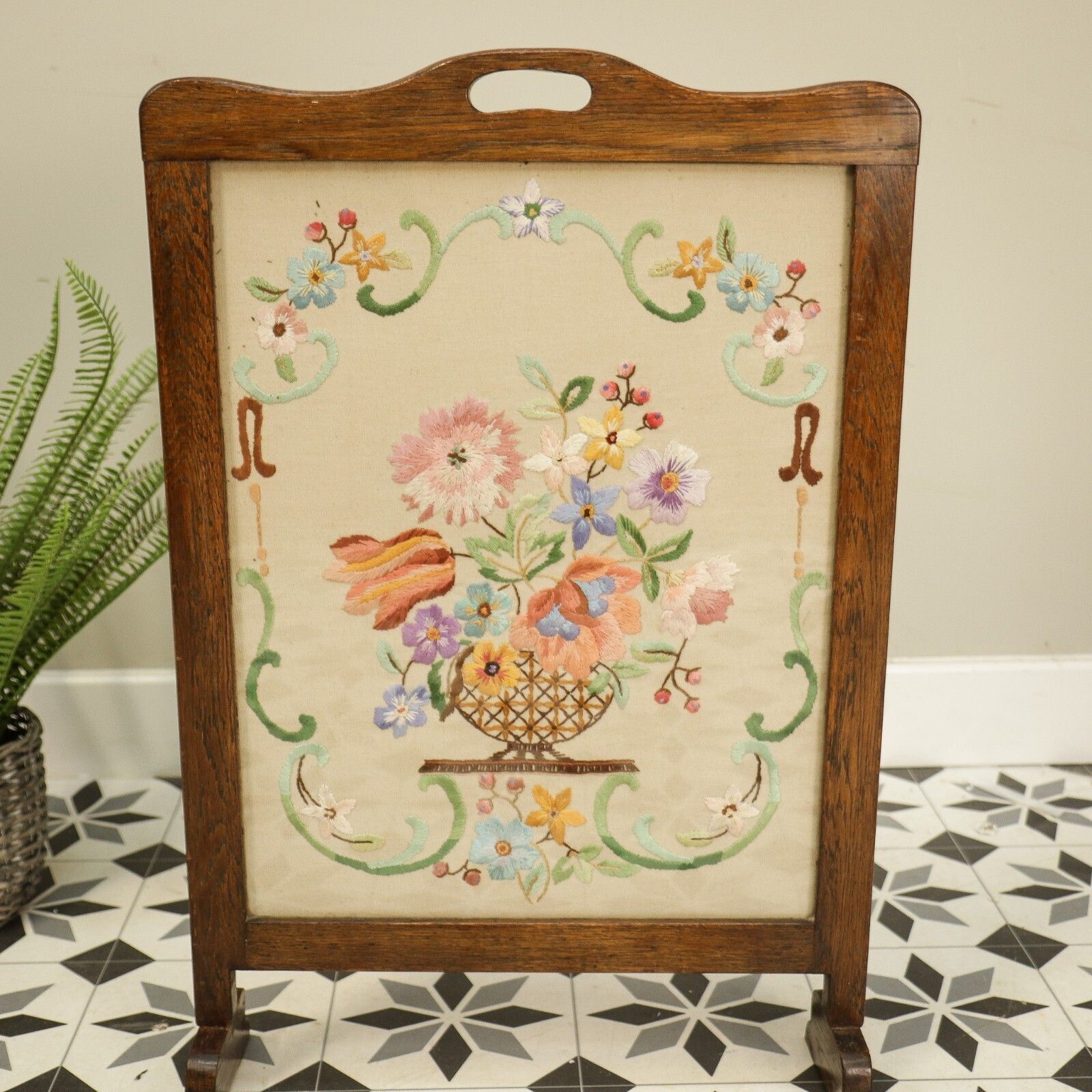 Early Twentieth Century Needle Point Fire Screen With Floral Designs photo vinterior