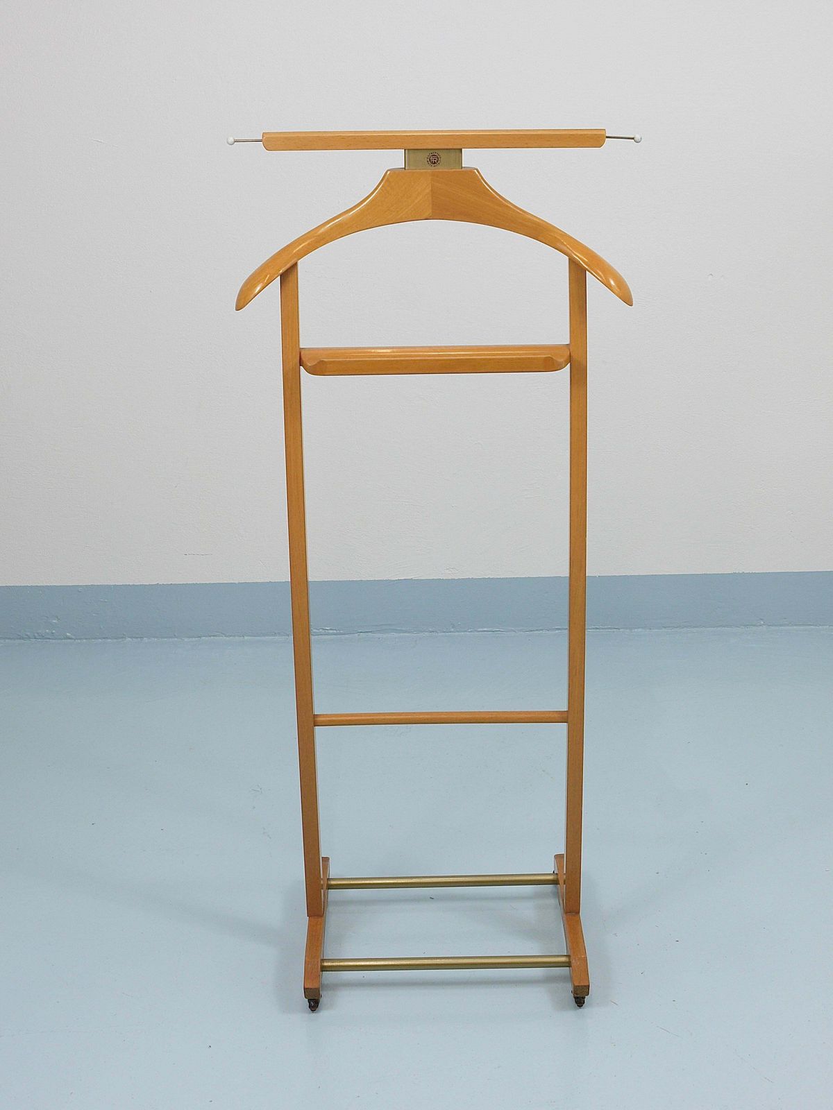 photo furniture Fratelli Reguitti Mid Century Clothing Valet, Ico Parisi Style, Italy, 1950s