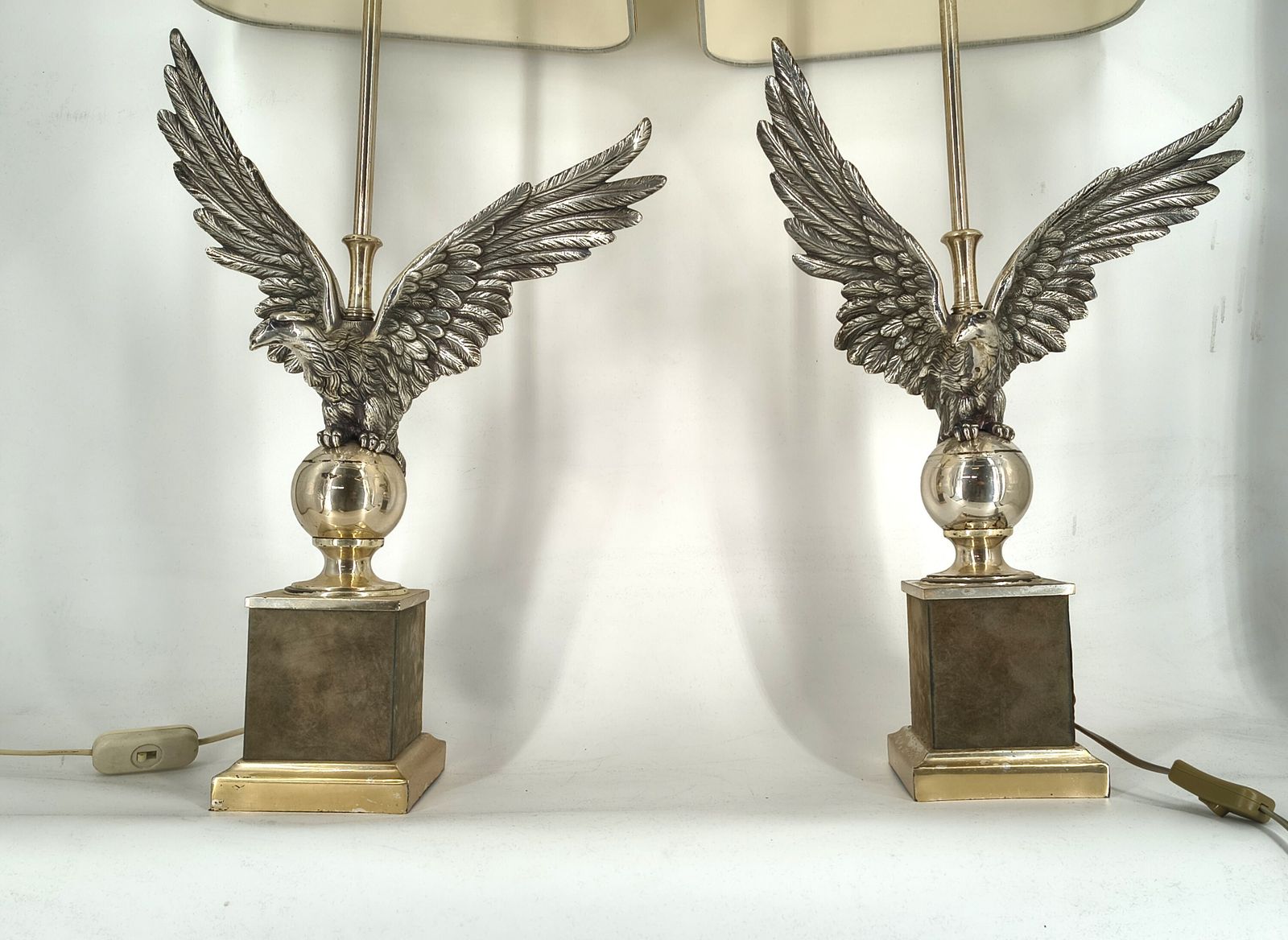 photo vinterior Pair Of Nikkel Eagle Table Lamps By Loevsky And Loevsky, 1970s