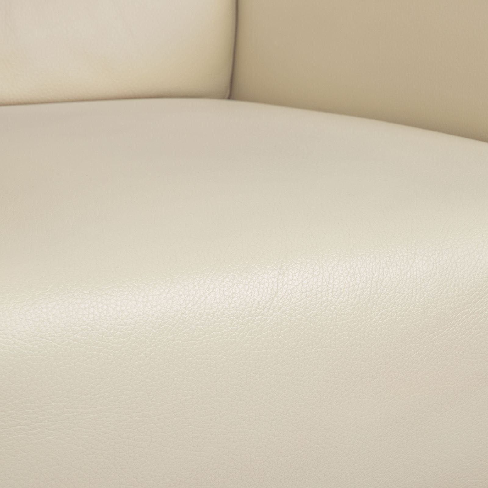 Fauteuil Rolf Benz 322 en cuir blanc crème photo for sale