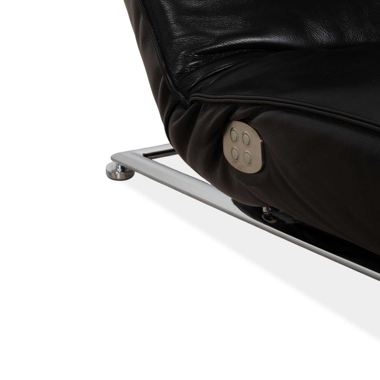 Koinor Jonas Lounger In Black Leather With Jeremiah Chrome Frame Including Electric Function photo for sale