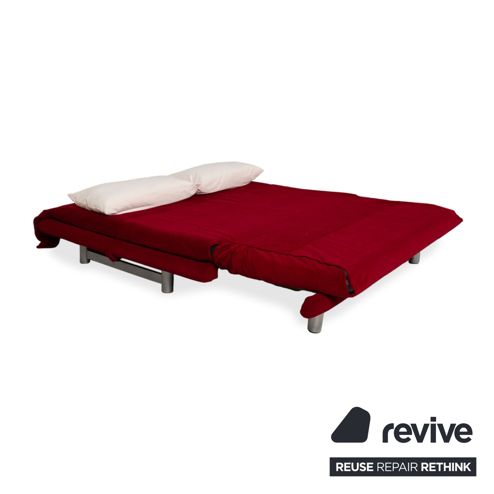 Canapé Ligne Roset Multy 3 places en tissu rouge, fonction couchage manuel, structure argentée, retapissé photo vinterior