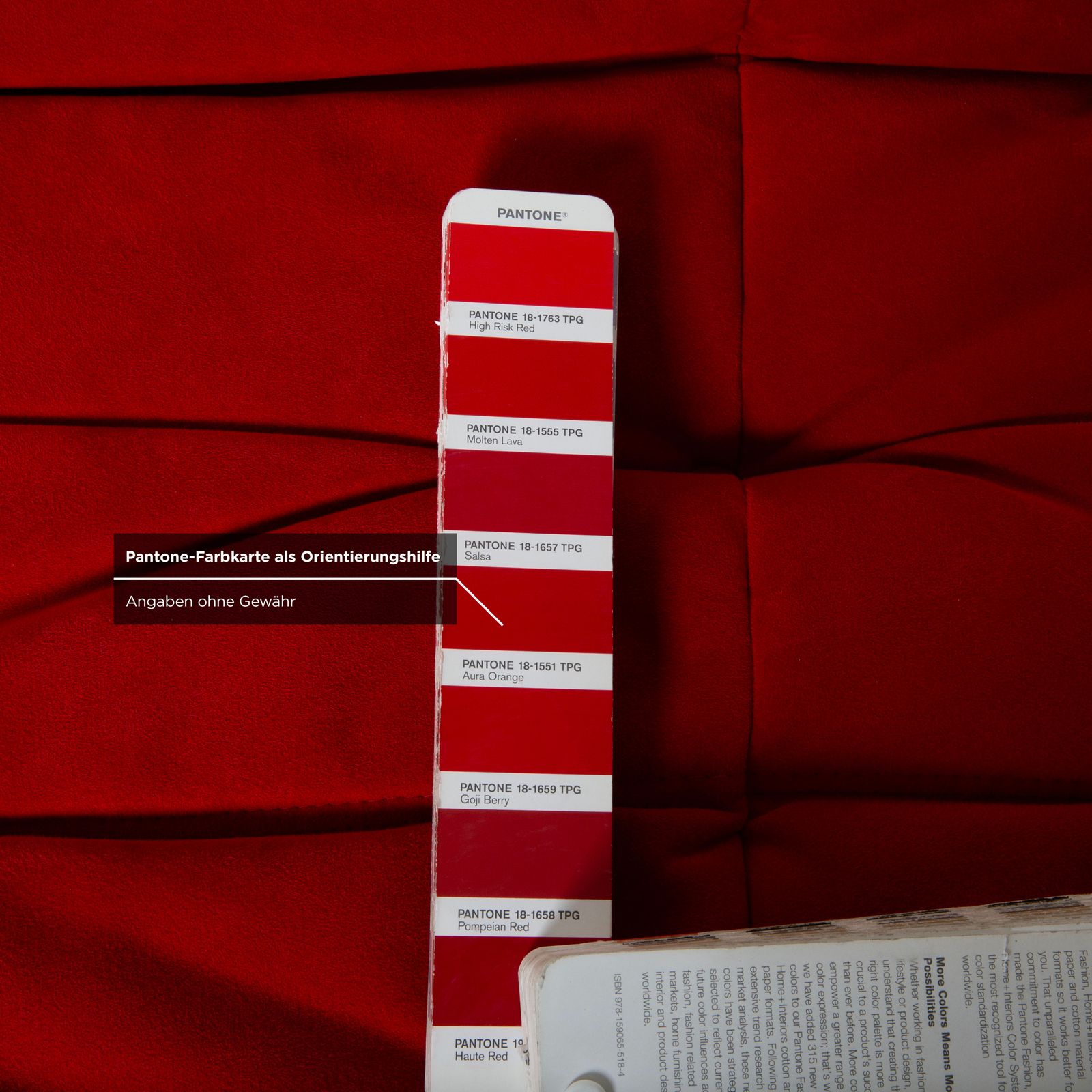 Tabouret Ligne Roset Togo en tissu Alcantara rouge corail photo buy