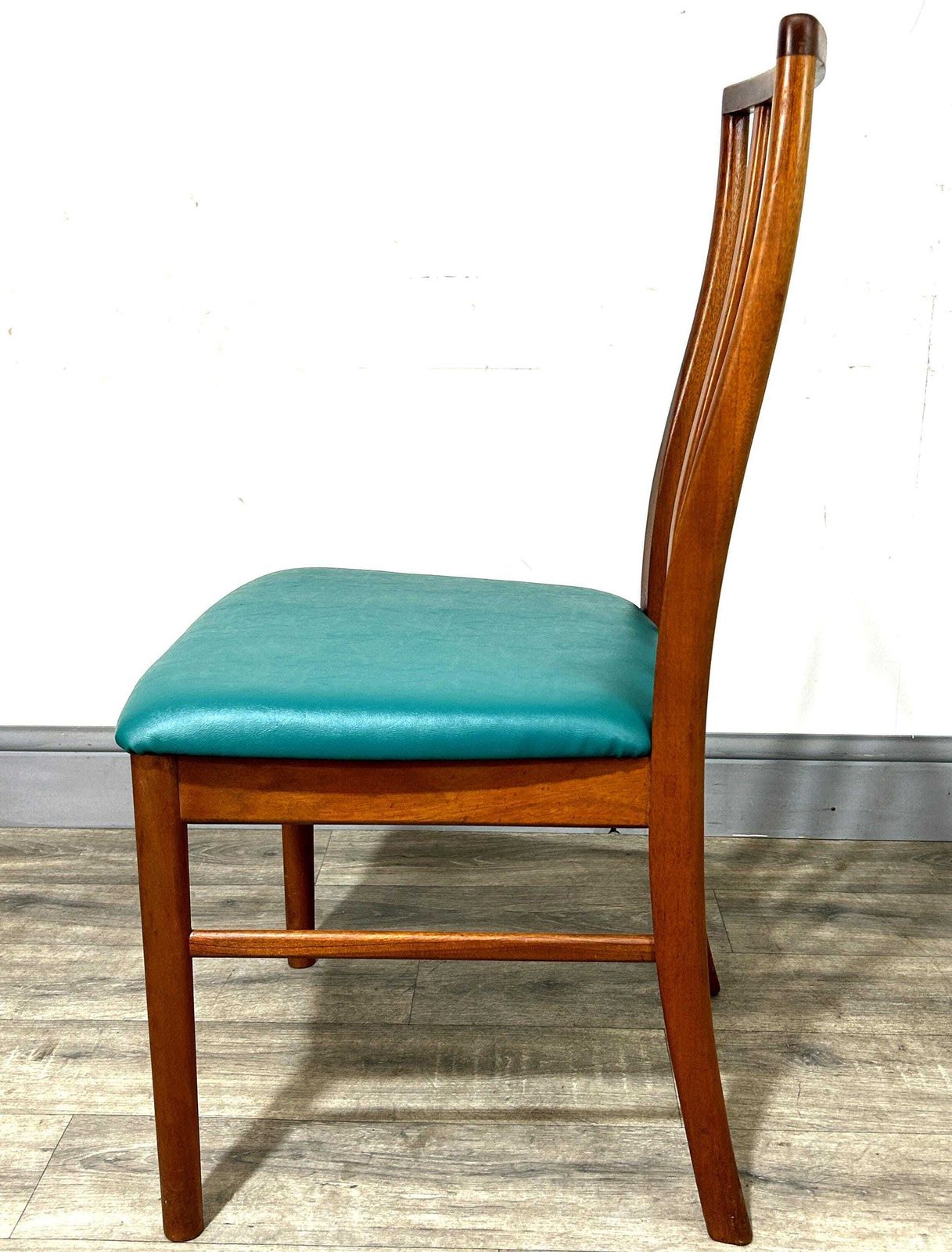 4 Refinished/Reupholstered Mid Century Teak Dining Chairs A.H. McIntosh No. 4203 1960's photo vinterior