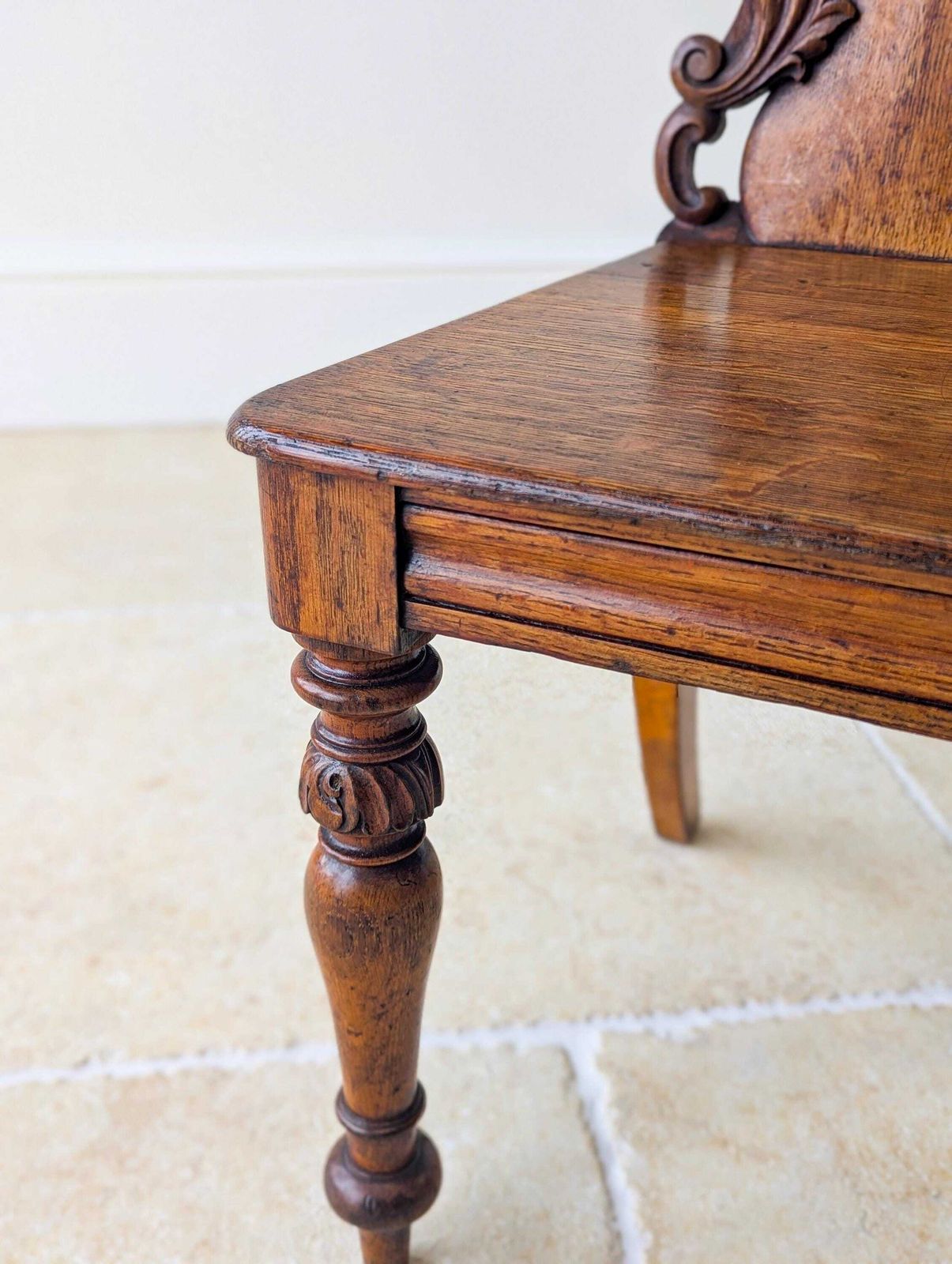 photo vintage Pair Of Antique Victorian Oak Hall Chairs C.1870