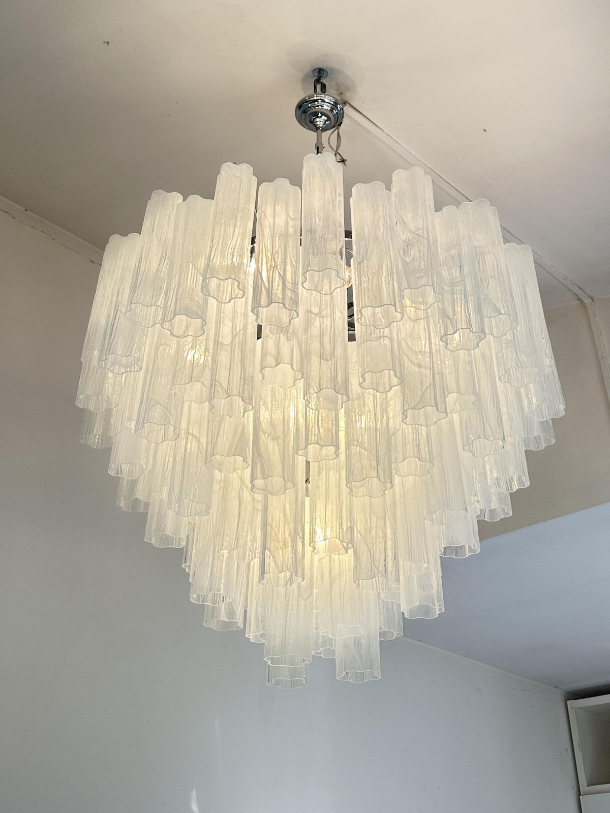 Contemporary Huge Venied White Alabastro "Tronchi" Murano Glass Chandelier By Simoeng photo for sale