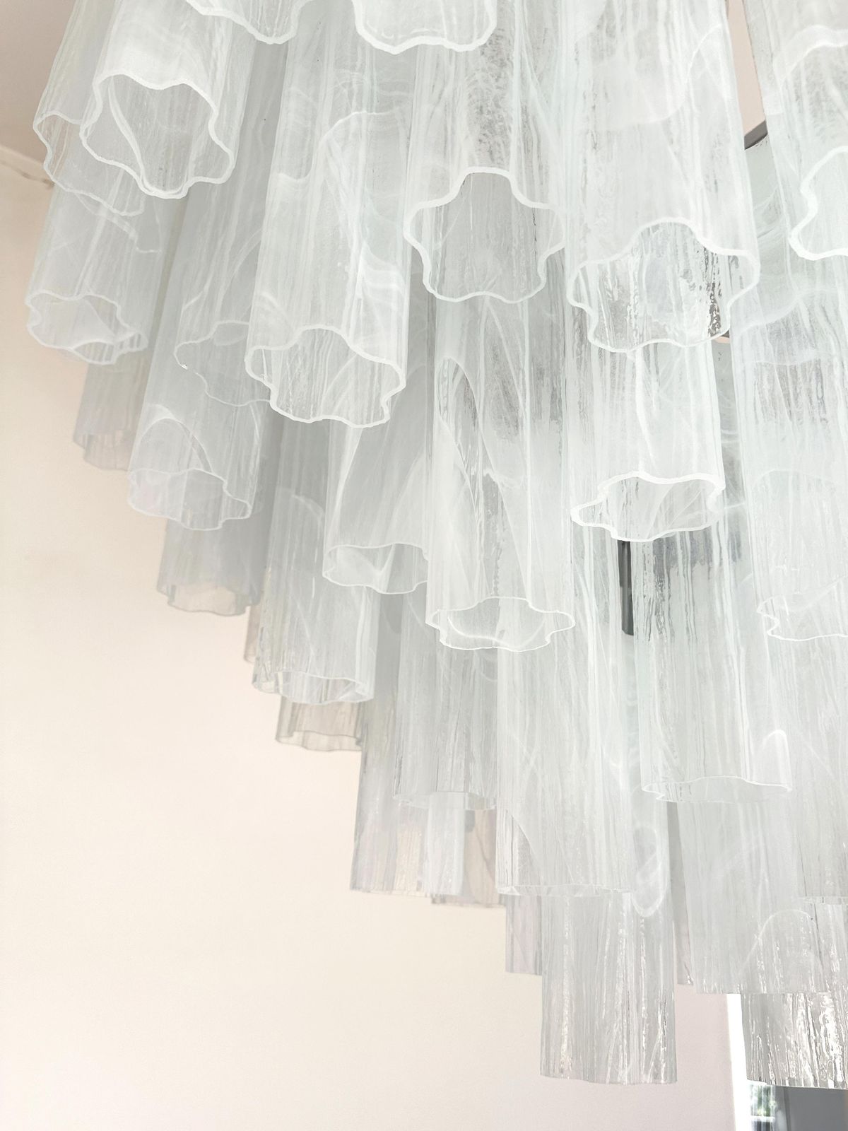 Contemporary Huge Venied White Alabastro "Tronchi" Murano Glass Chandelier By Simoeng photo Lighting