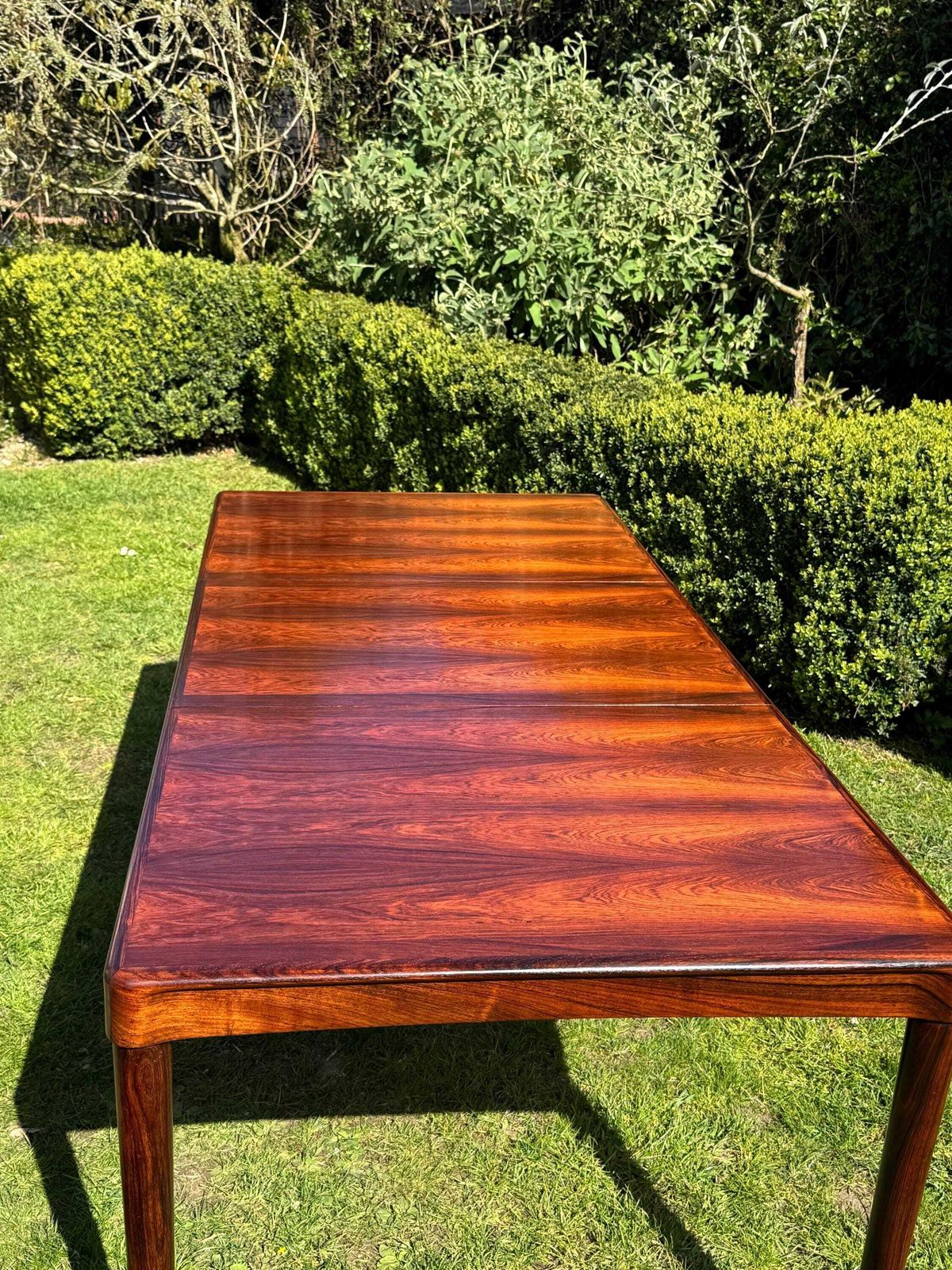 photo vintage Mid Century Modern Danish Rosewood Dining Table By H. W. Klein For Bramin, 1960s   Pending A10 Certificate