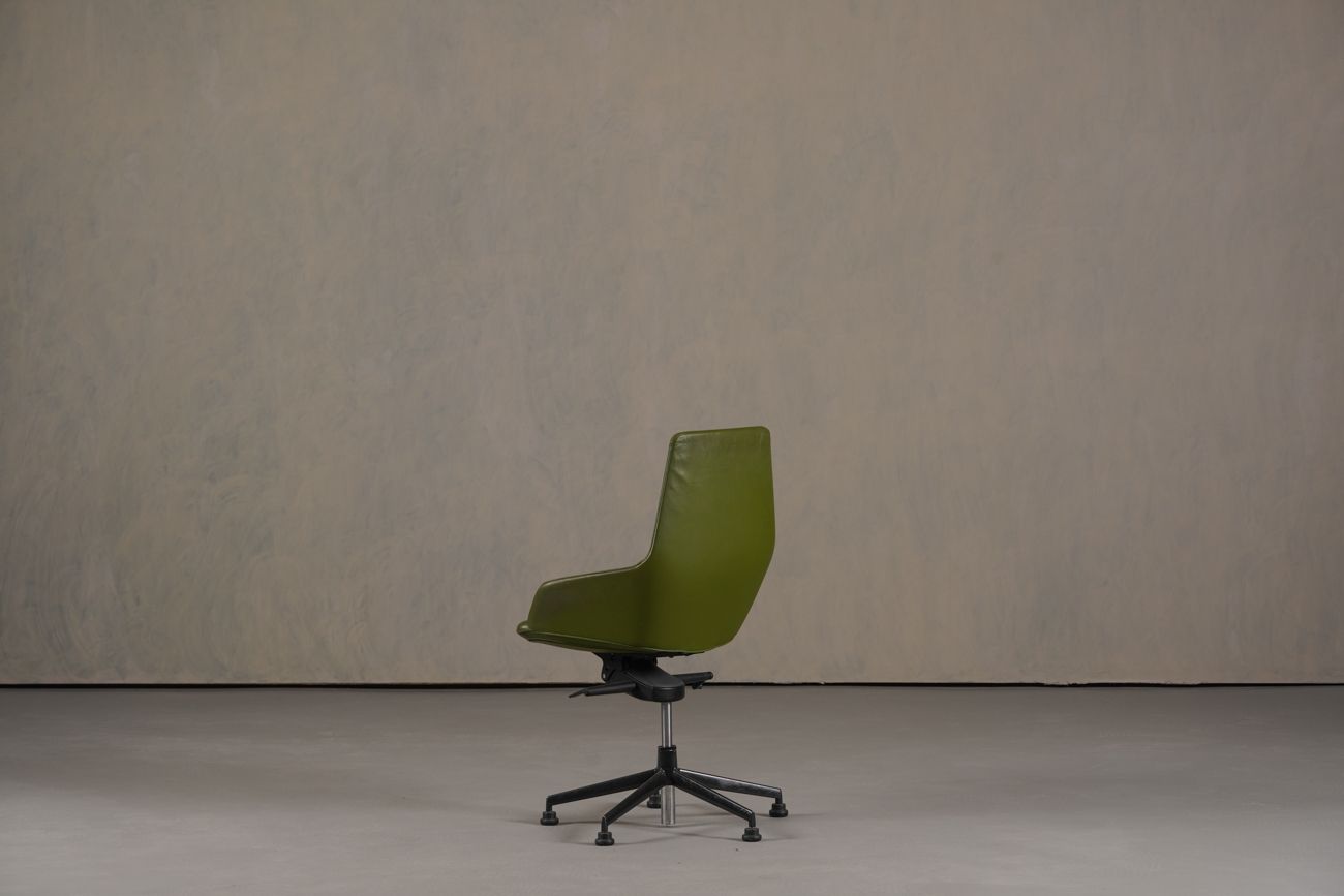 Leather Aston Office Chair By Arper, Italy 2000’s photo vinterior