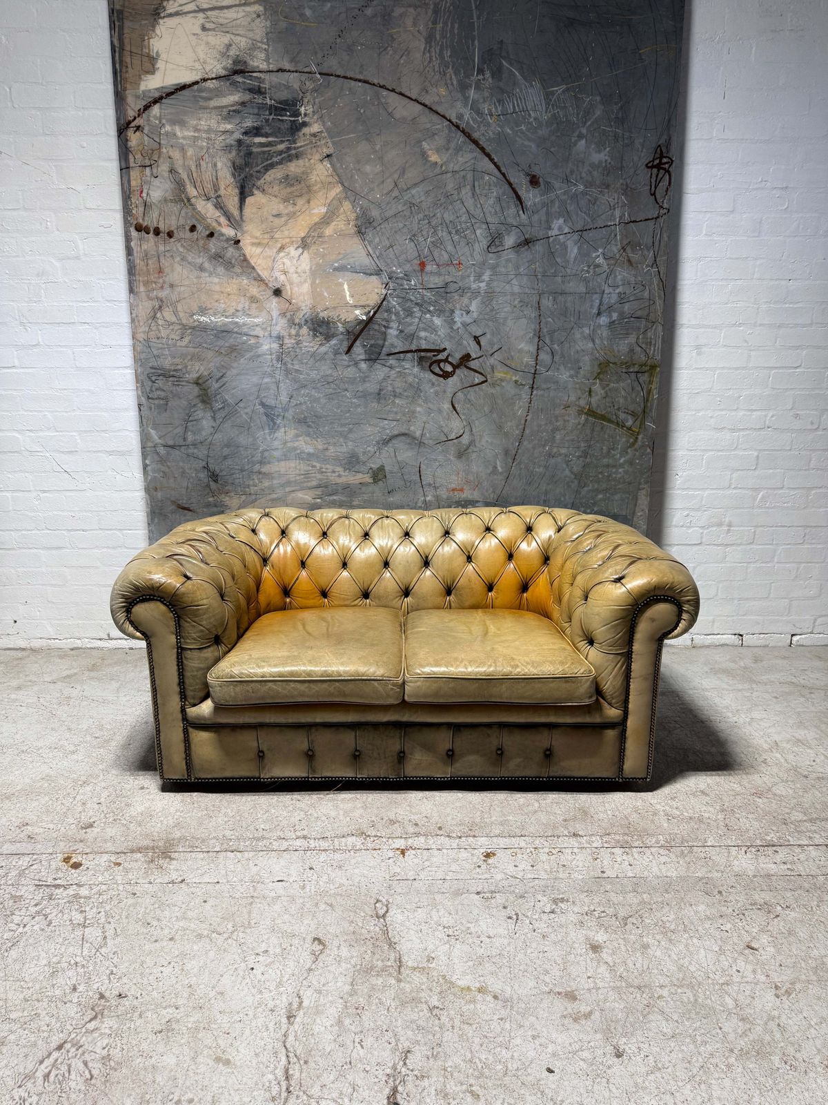 Excellent Midc Leather 2 Seater Chesterfield Sofa In Faded Hand Dyed Tans photo 4385.0