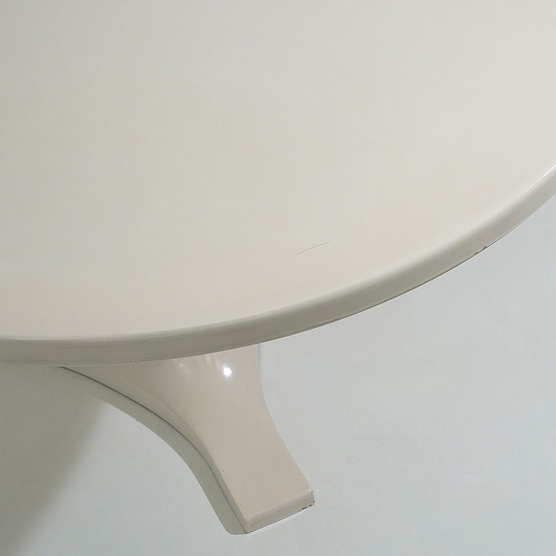 Table With Central Leg By Ignazio Gardella For Kartell, 1970s photo vinterior
