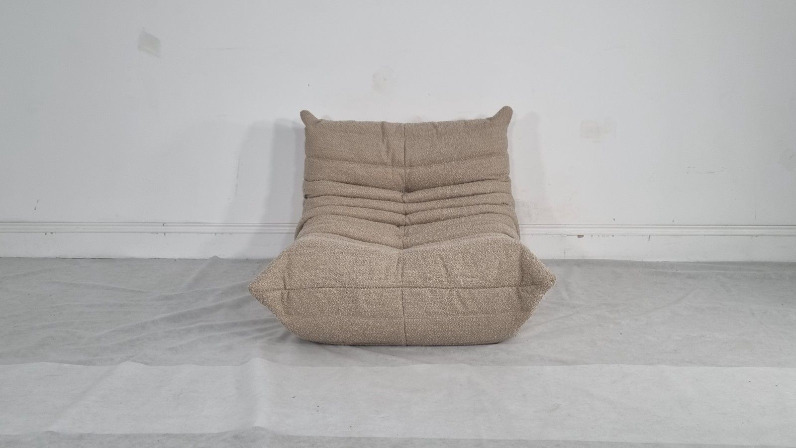 Ligne Roset Togo Chair In Honey Boucle In Excellent Condition photo furniture