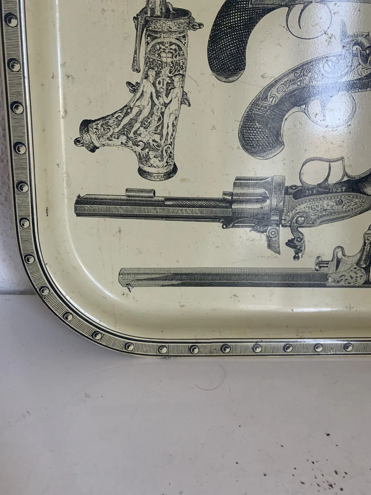 Metal Tray Guns Design Piero Fornasetti Style Vintage 1960   33 X 33 Cm photo vintage