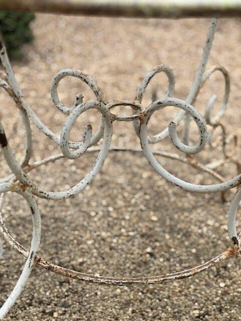 Set Of White Circular French Wrought Iron Garden Table & Four Matching Chairs photo 1425.0