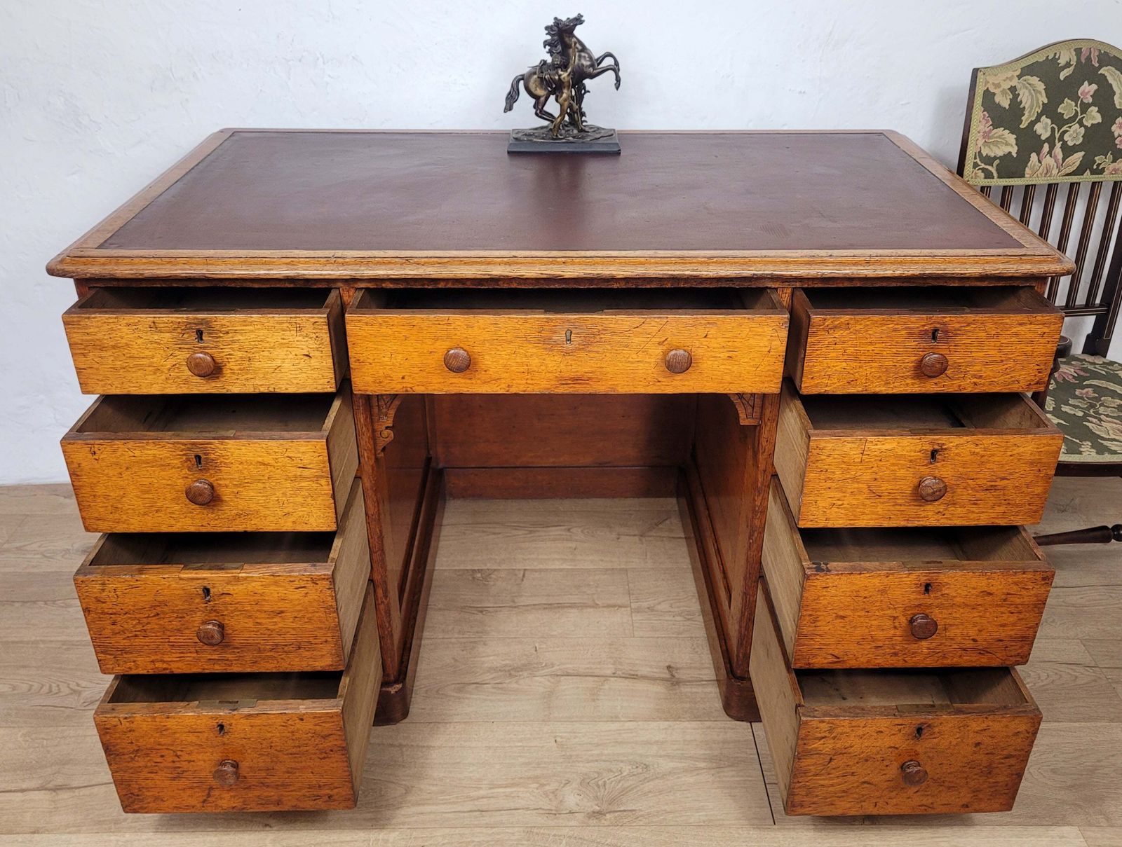 Victorian Writing Desk Oak Knee Hole Leather 19thc Antique photo furniture
