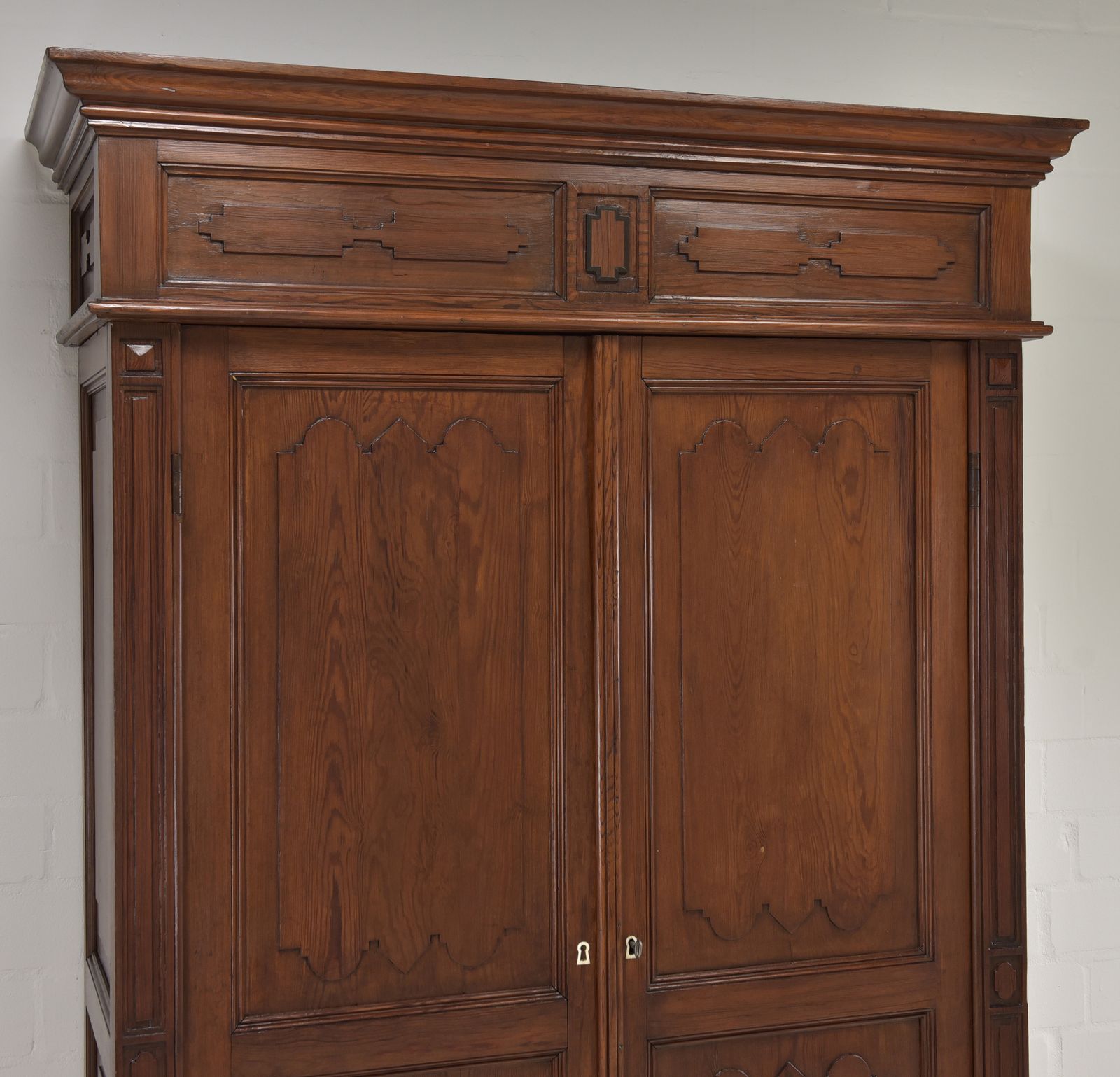 photo furniture Antique! Restored Art Nouveau Pine Softwood Wardrobe