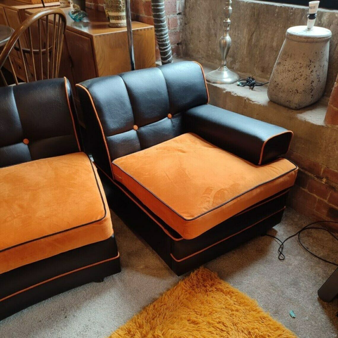 Retro Chic: 1950s Mid Century Modular Sofa Set With Stylish Curved Design And Vibrant Upholstery photo vinterior