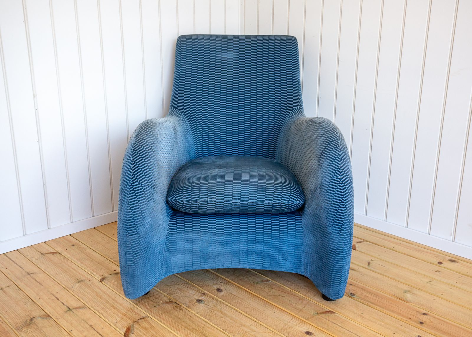 photo vinterior Loge Lounge Chair & Ottoma.N By Gerard Van Den Berg For Montis 1980s La Maison Pierre Frey Fabric Blue Velvet Armchai.R Footstool Art Deco Style