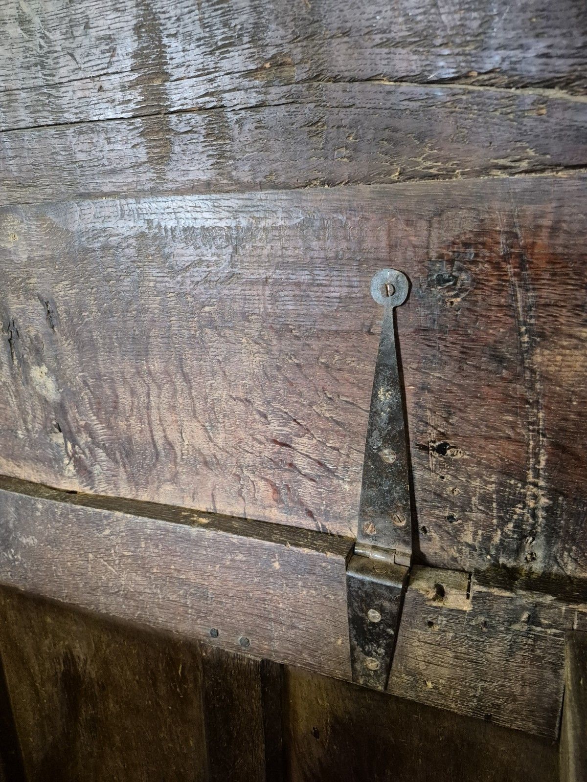 A Super & Generous 18th Century Three Plank Coffer Penny Hinge Top Carved Panels photo vinterior