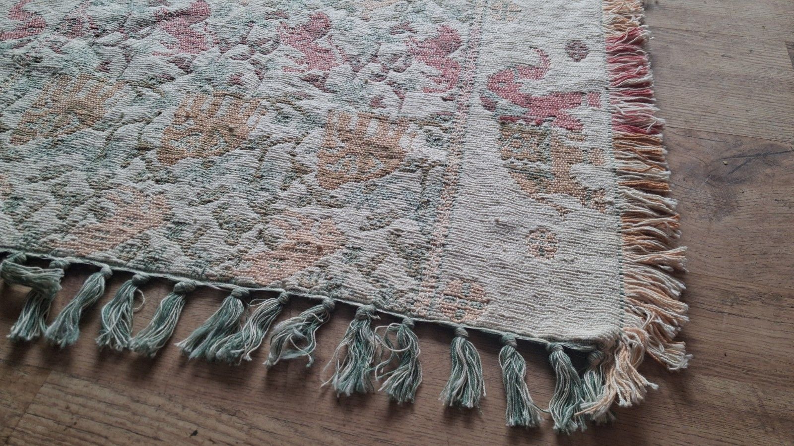 photo furniture Delightful Hand Made Indian Rug . 140 Cm X 70 Cm. 100 % Cotton