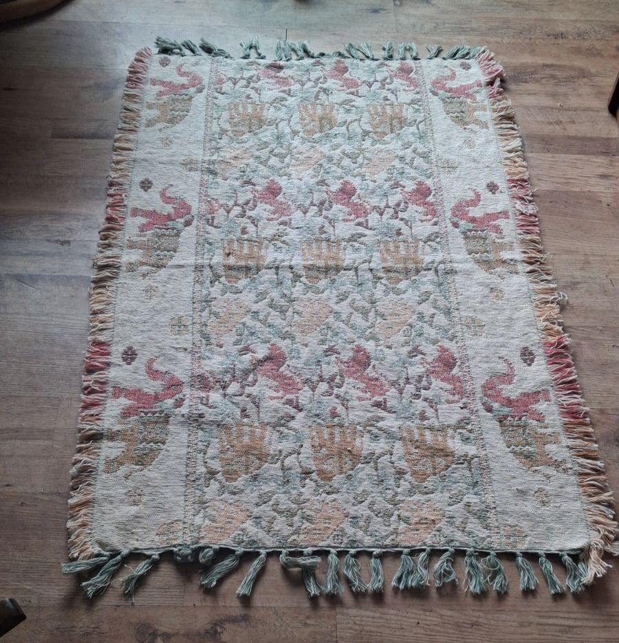 Textiles Delightful Hand Made Indian Rug . 140 Cm X 70 Cm. 100 % Cotton photo