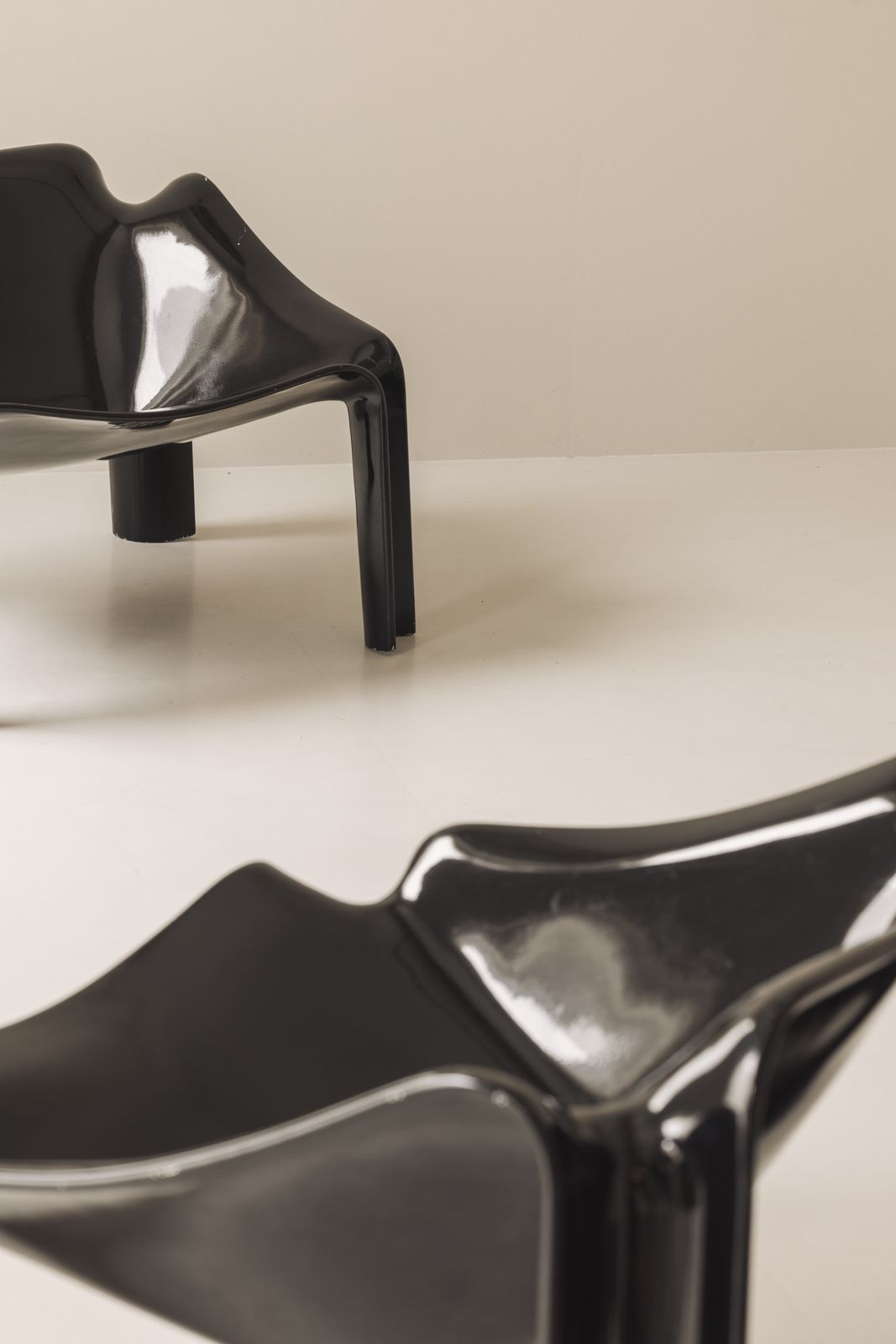 First Edition F300 Lounge Chairs By Pierre Paulin For Artifort, France 1964. photo for sale