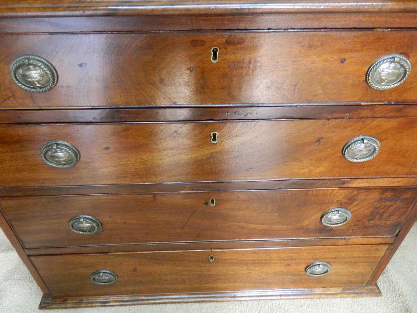 photo furniture Victorian Mahogany Chest Of Drawers