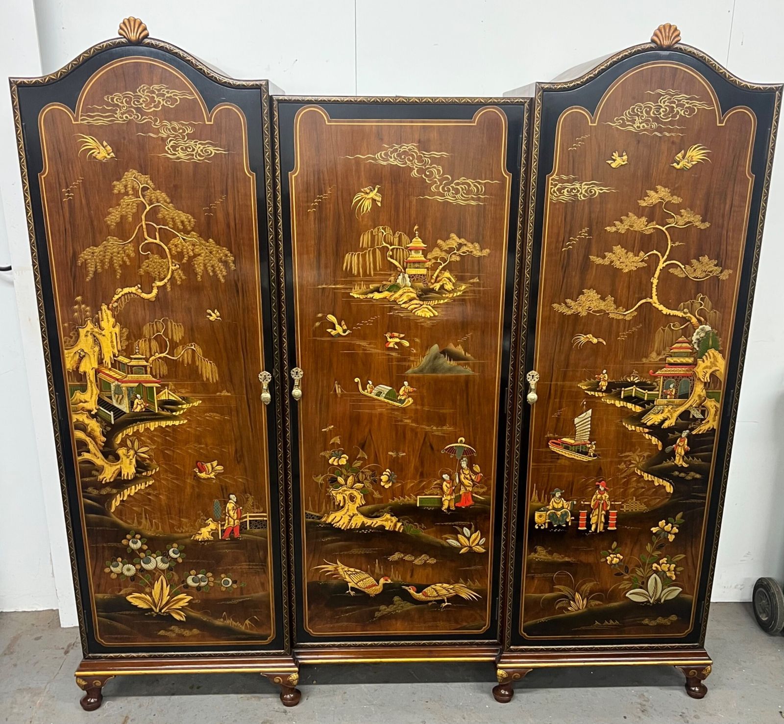 Stunning Chinoiserie Bedroom Suite By Maples & Co. photo furniture